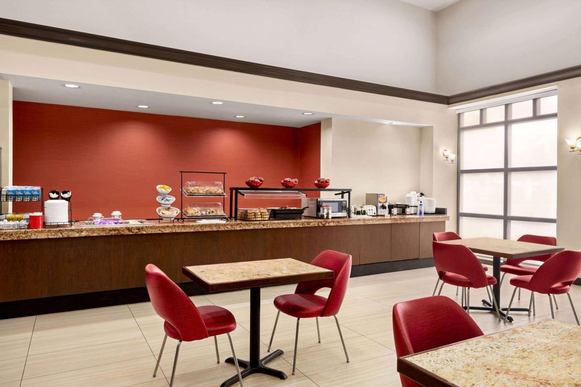 Ramada by Wyndham Suites Orlando Airport- Free Airport Shuttle photo 33