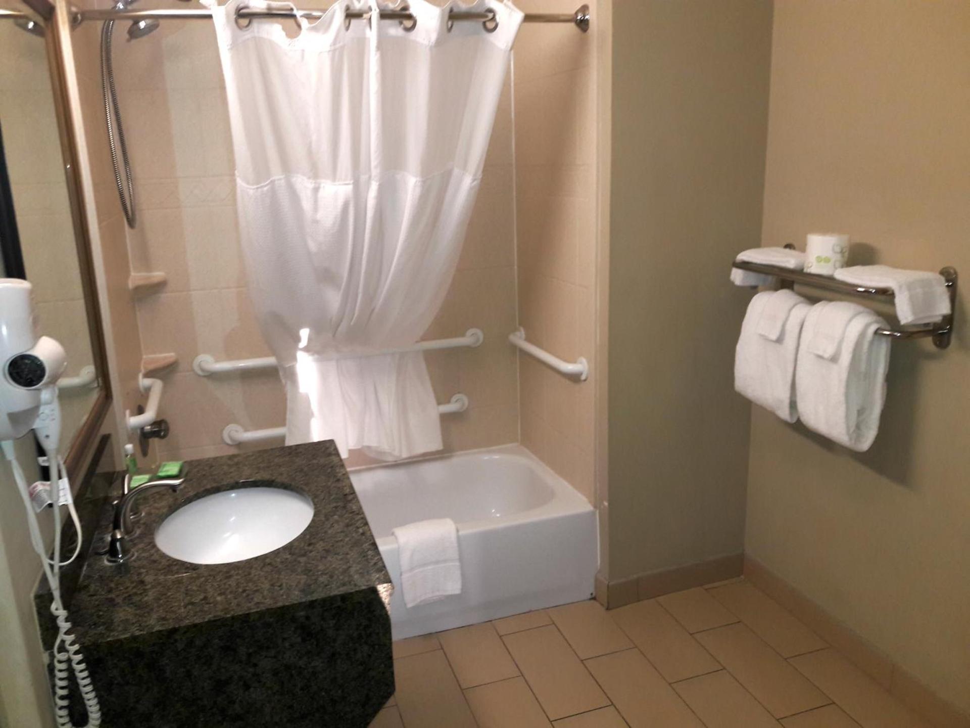 WeStay Suites - Covington/Mandeville photo 11
