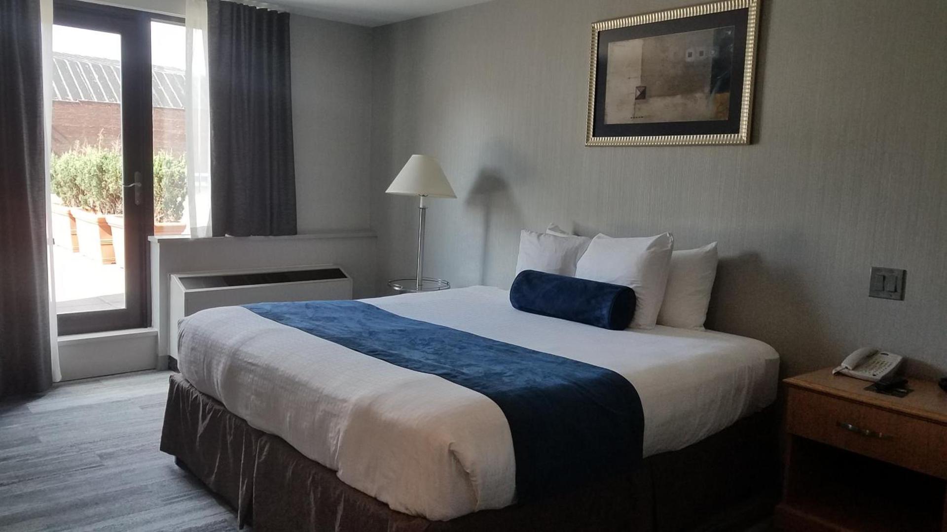 Marco LaGuardia Hotel & Suites photo 2