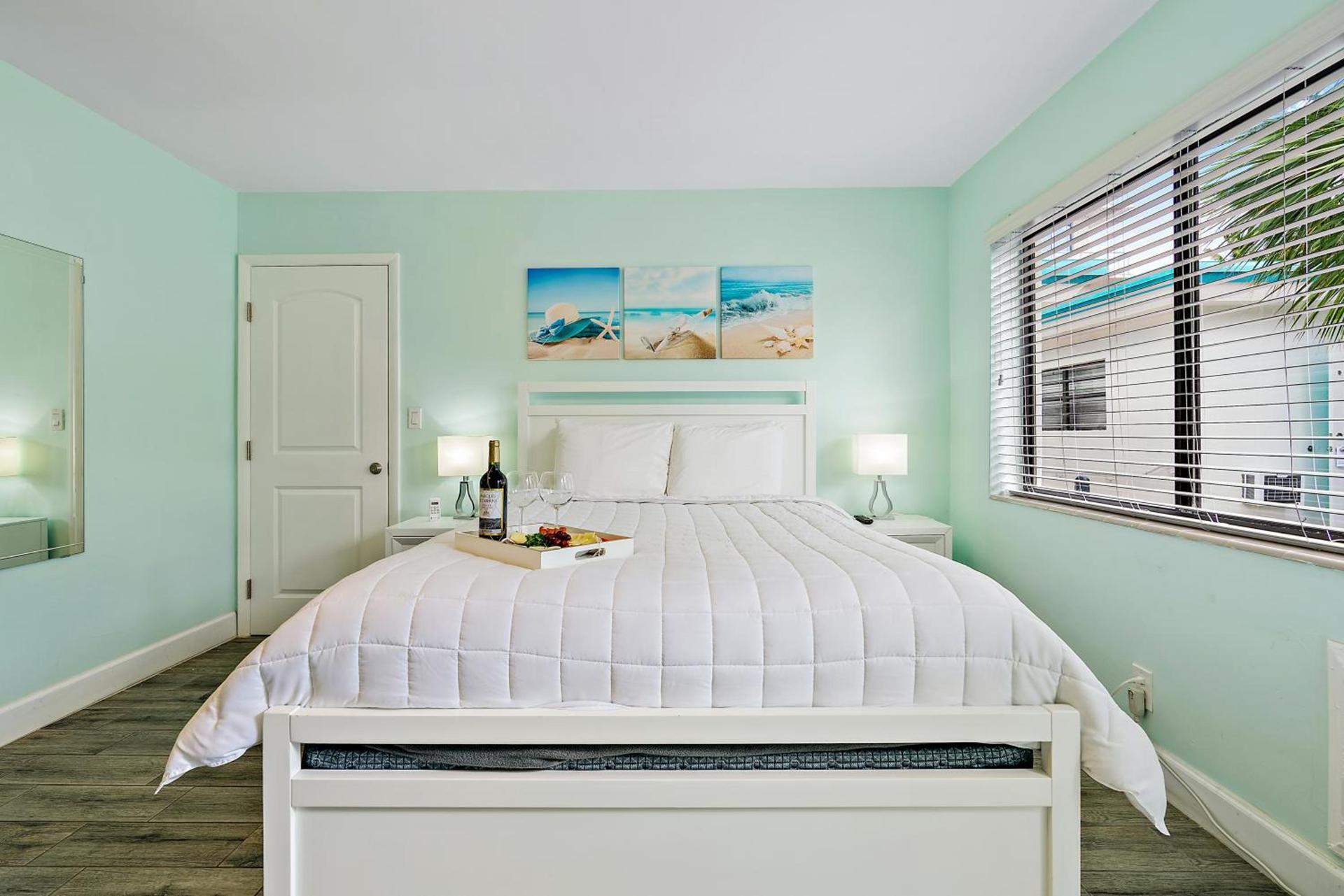 Hollywood Beachside Boutique Suite photo 11