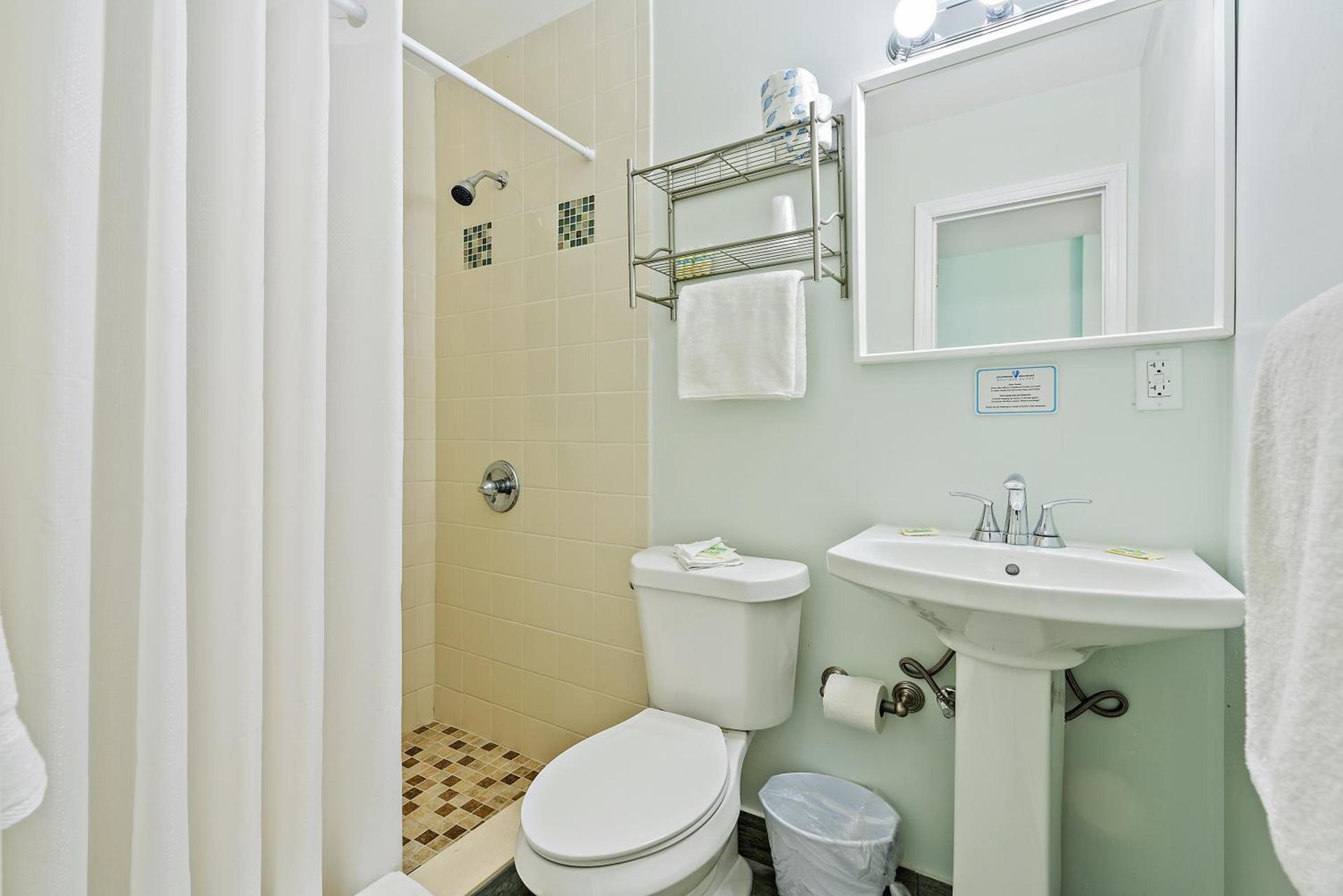 Hollywood Beachside Boutique Suite photo 28