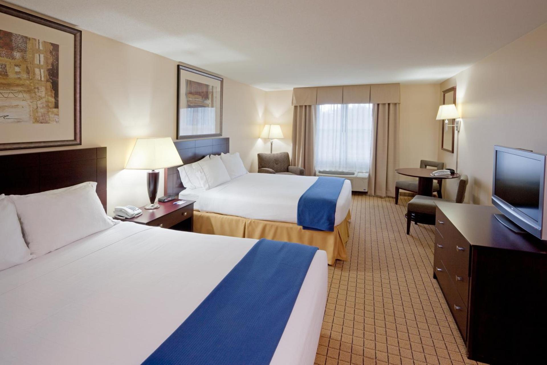 Holiday Inn Express & Suites Rochester by IHG photo 15