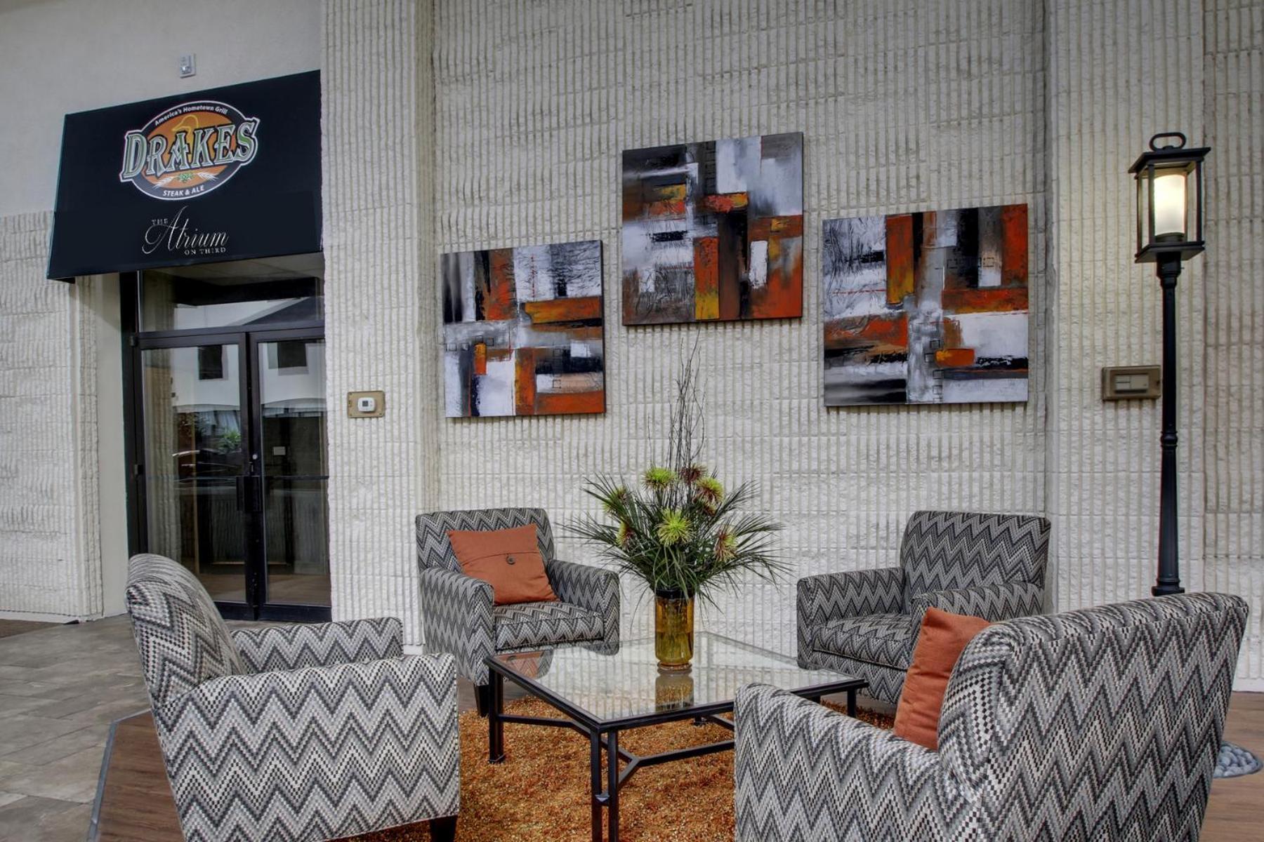The Atrium Hotel on Third photo 9