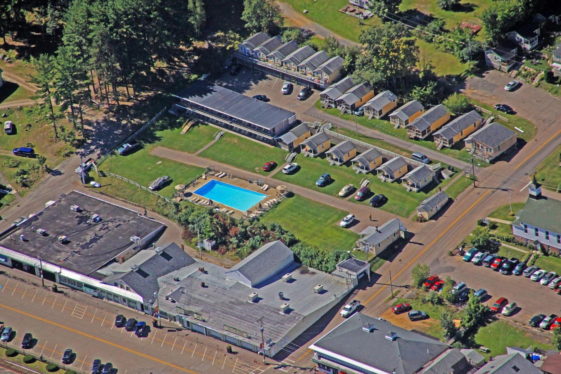 Half Moon Motel & Cottages photo 13