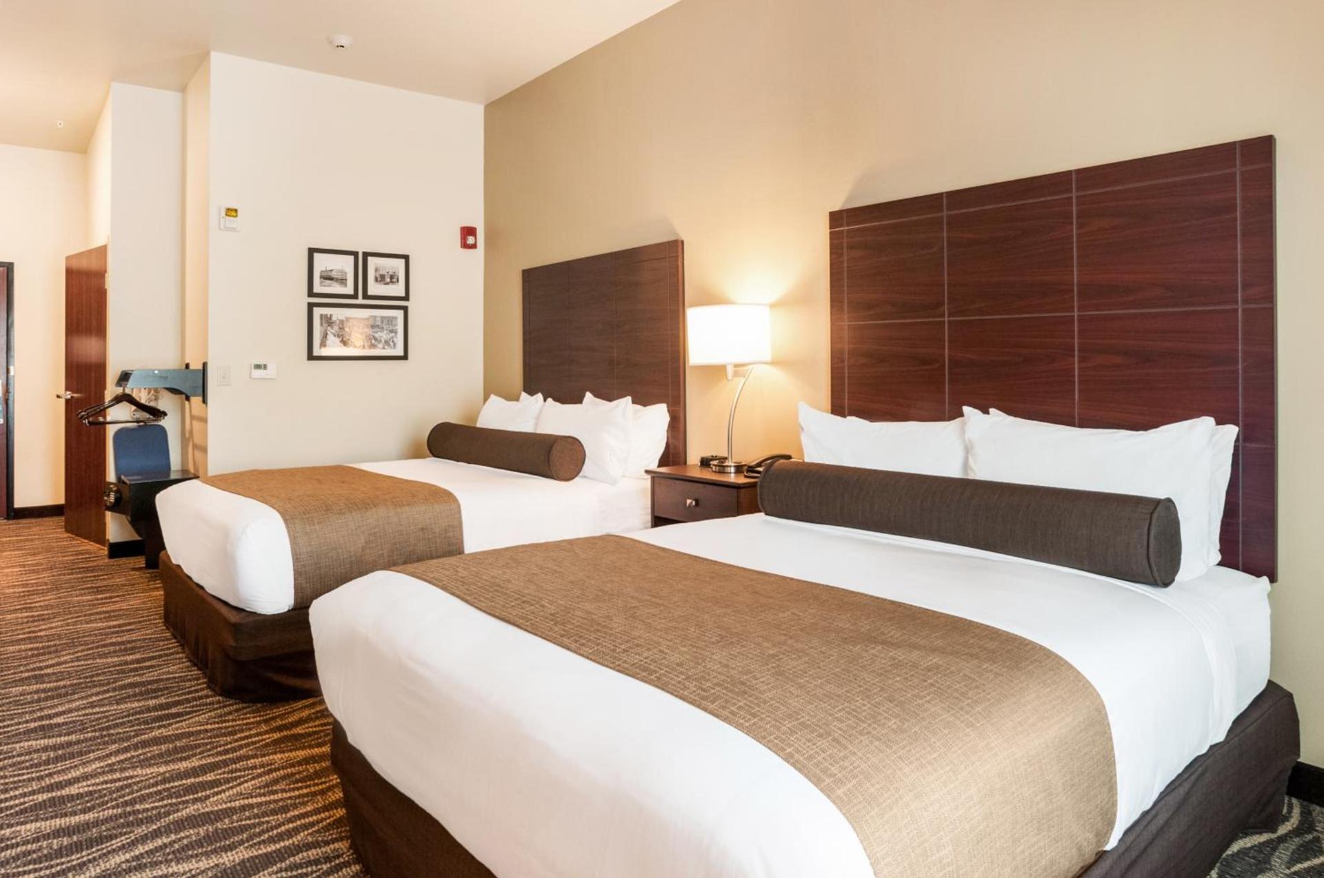Cobblestone Hotel & Suites Appleton International Airport photo 31