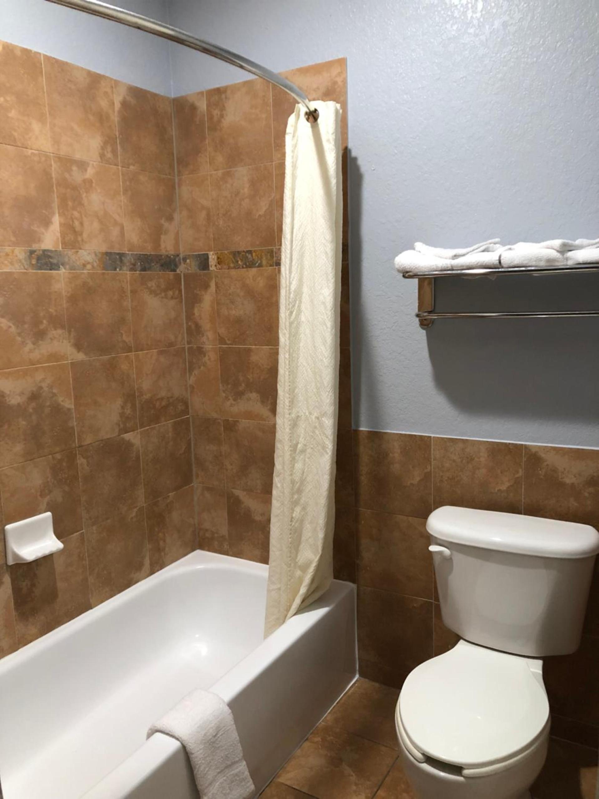 The Symphony Inn & Suites photo 9