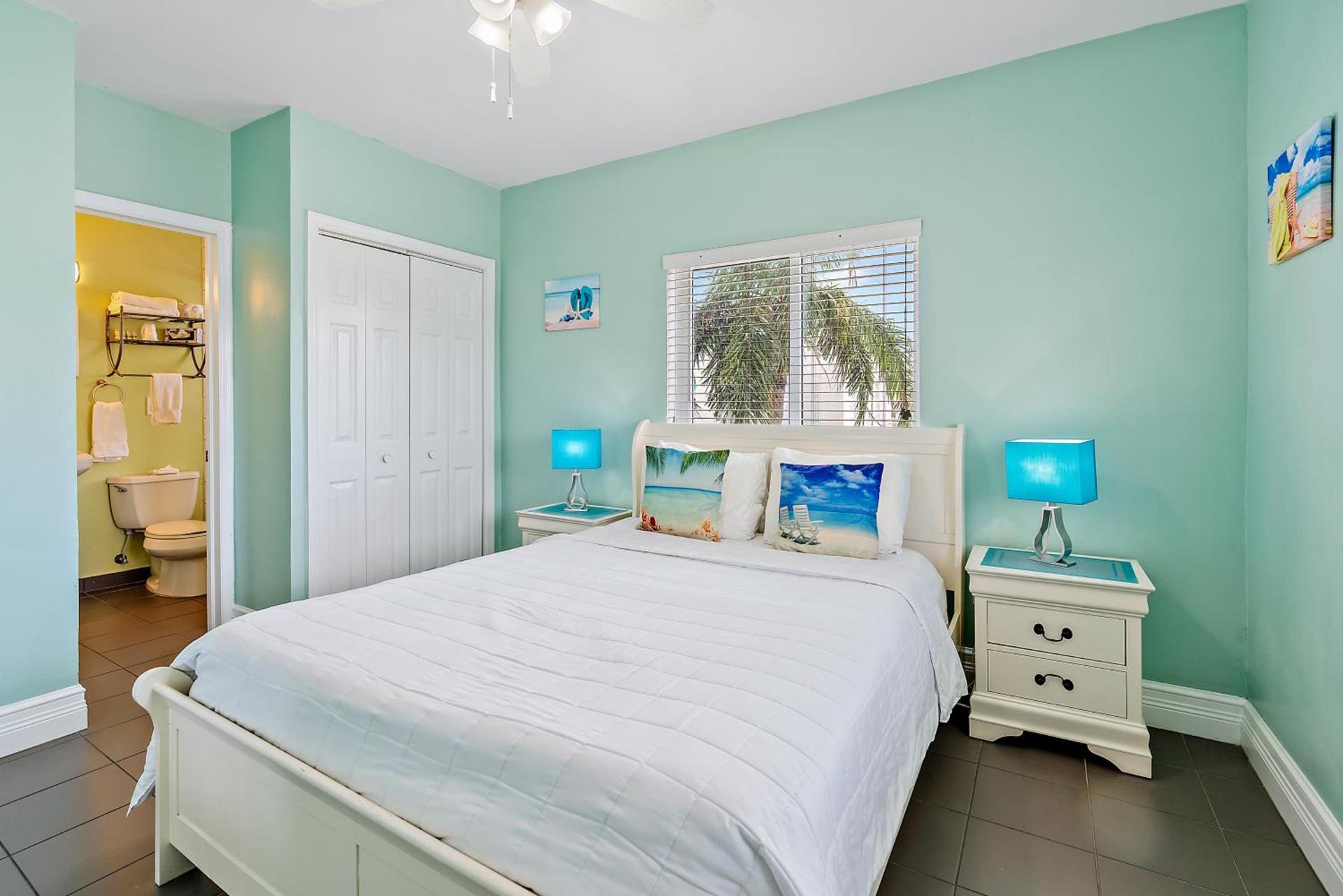 Hollywood Beachside Boutique Suite photo 9