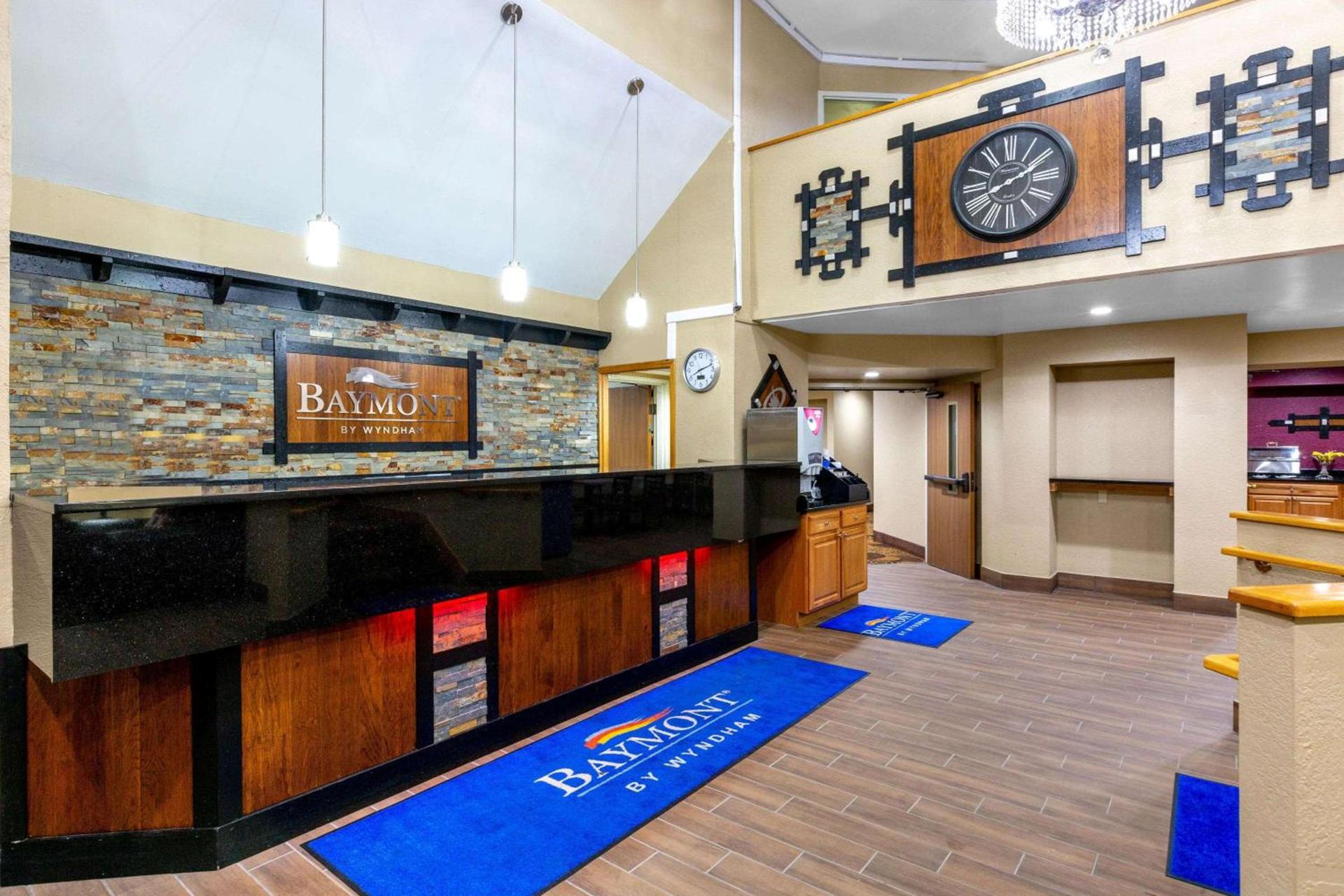 Baymont Inn & Suites by Wyndham Mukwonago photo 4