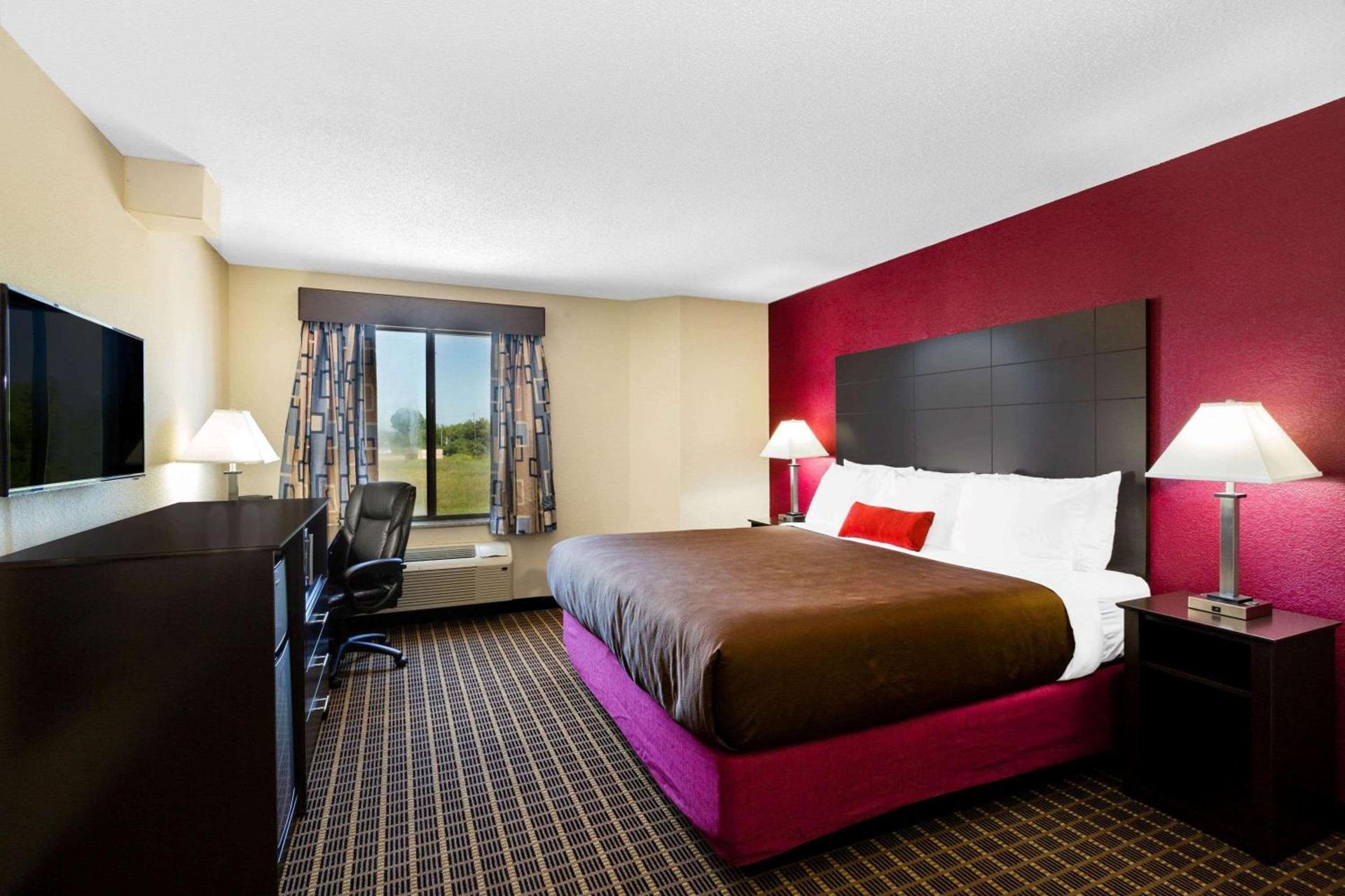 Baymont Inn & Suites by Wyndham Mukwonago photo 5