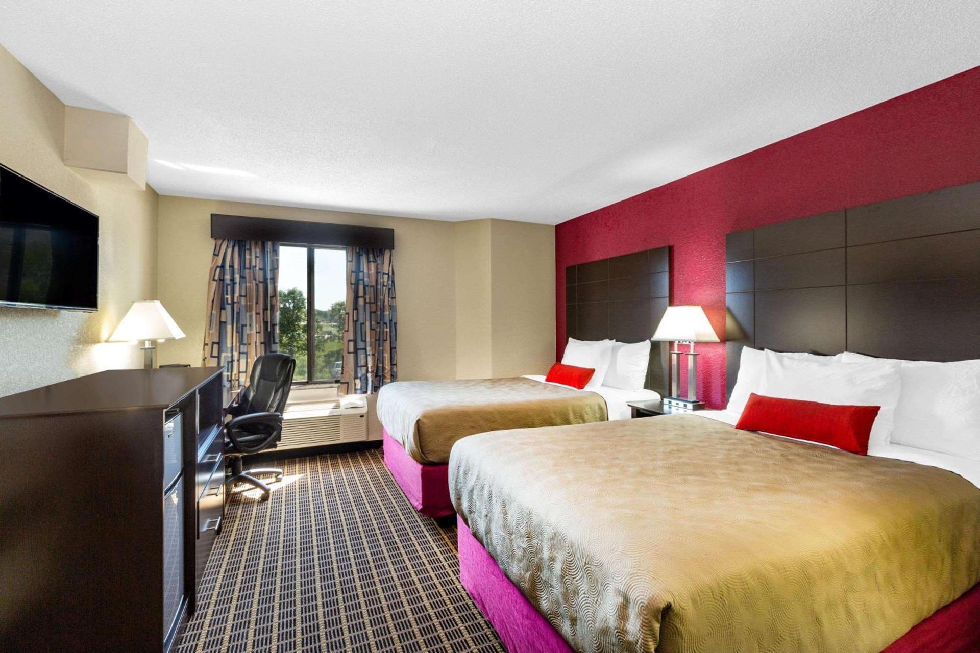 Baymont Inn & Suites by Wyndham Mukwonago photo 7