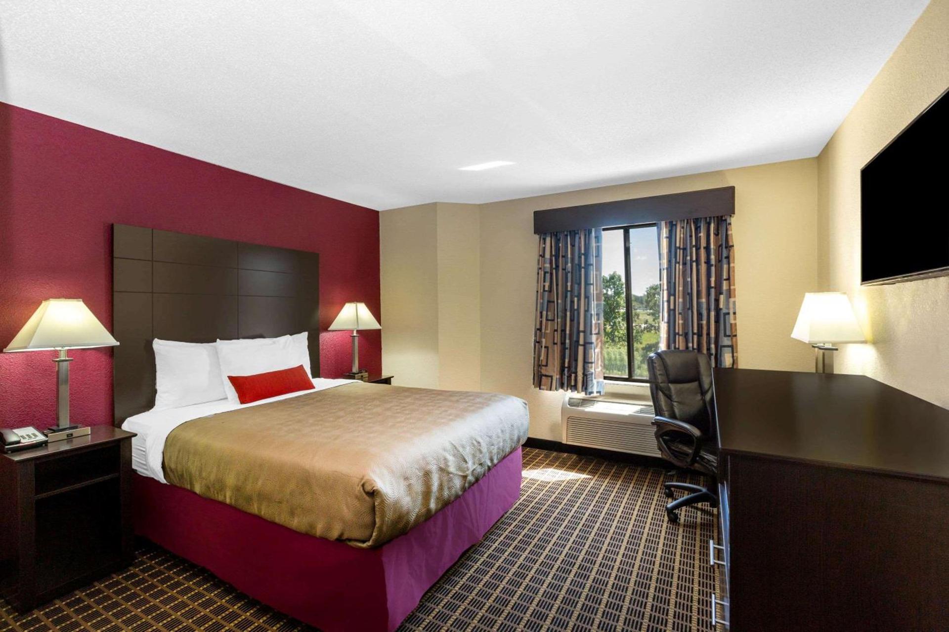 Baymont Inn & Suites by Wyndham Mukwonago photo 11