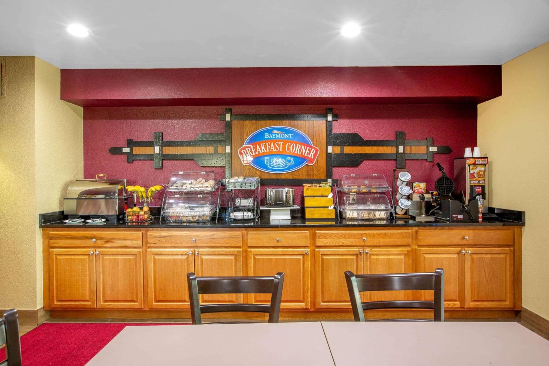 Baymont Inn & Suites by Wyndham Mukwonago photo 13