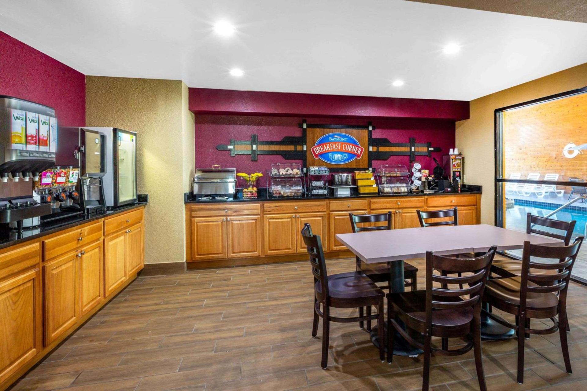 Baymont Inn & Suites by Wyndham Mukwonago photo 16