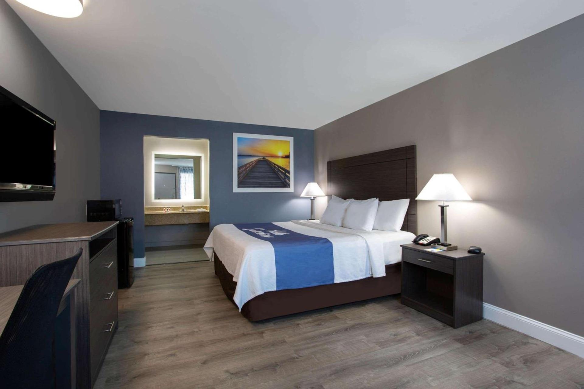 Days Inn by Wyndham Chesapeake photo 24