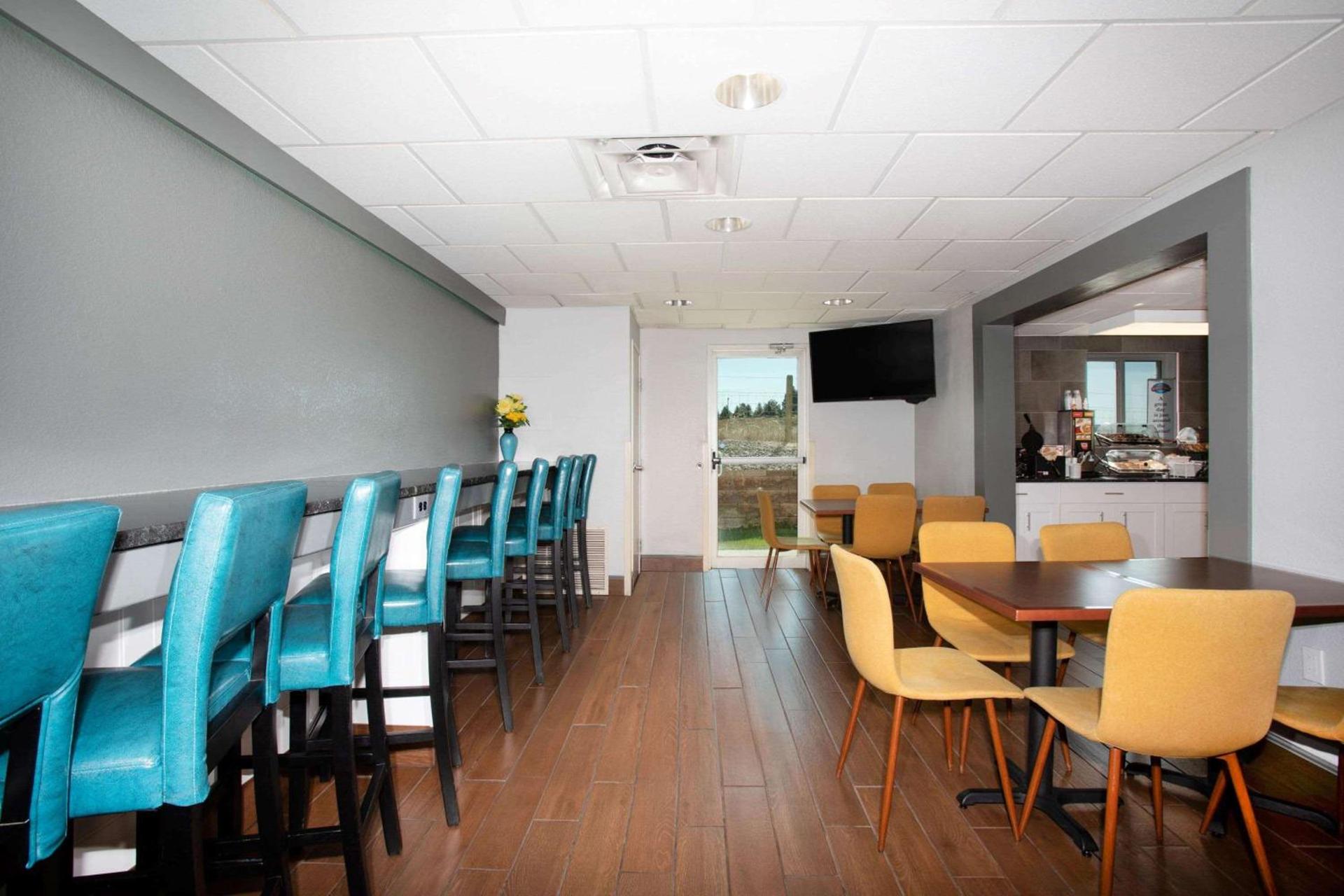 Baymont by Wyndham Sheridan photo 9