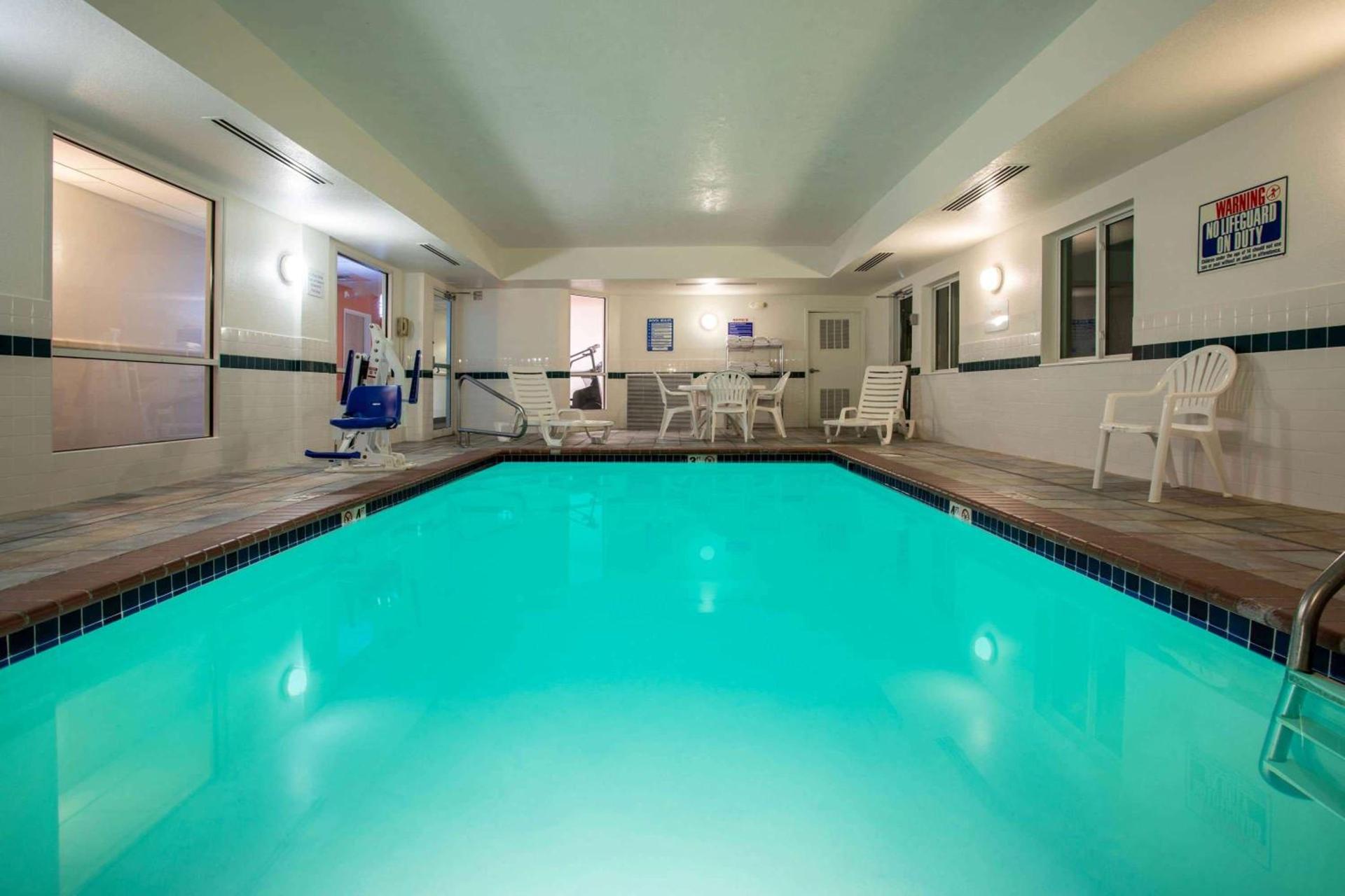 Baymont by Wyndham Sheridan photo 12