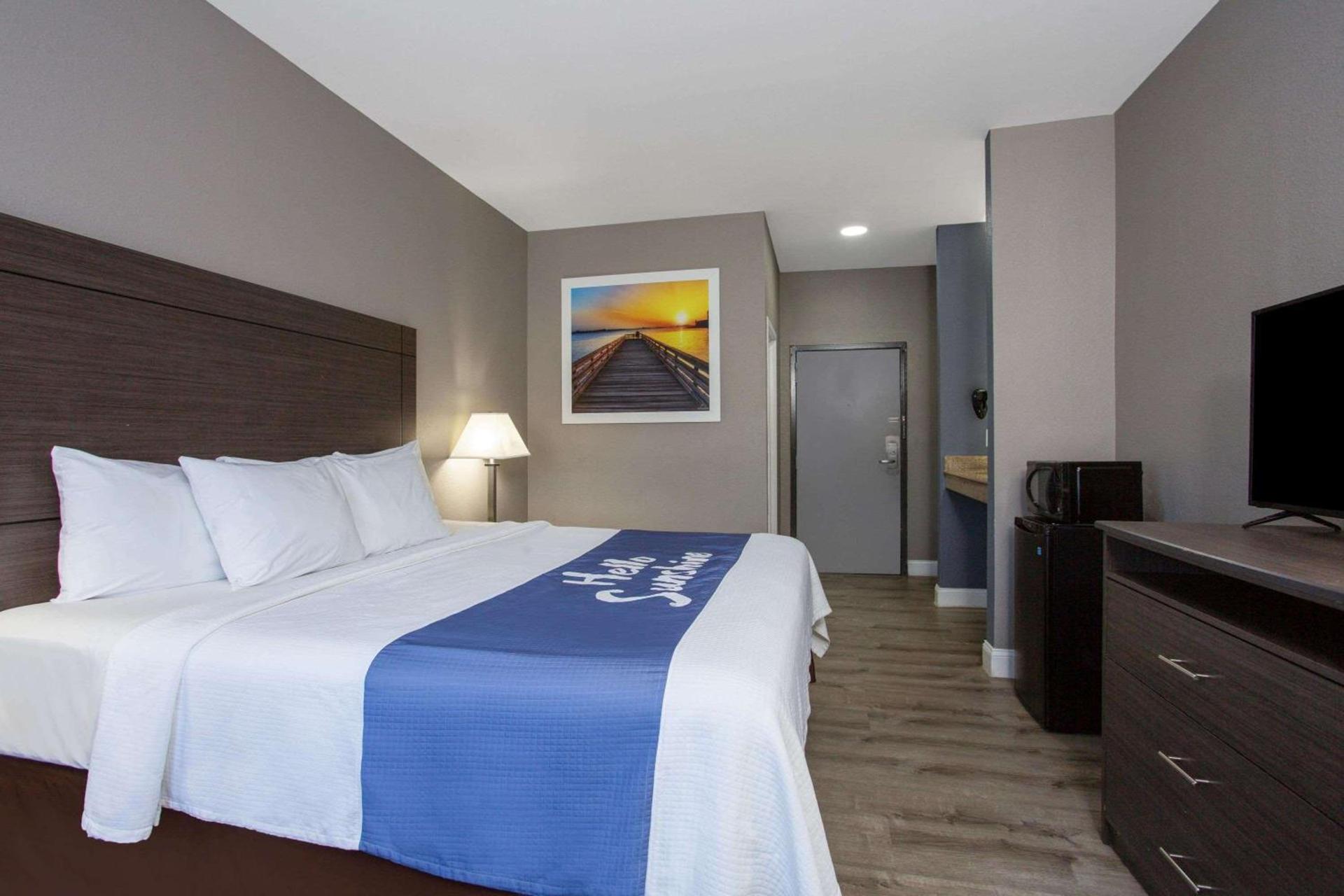 Days Inn by Wyndham Chesapeake photo 20