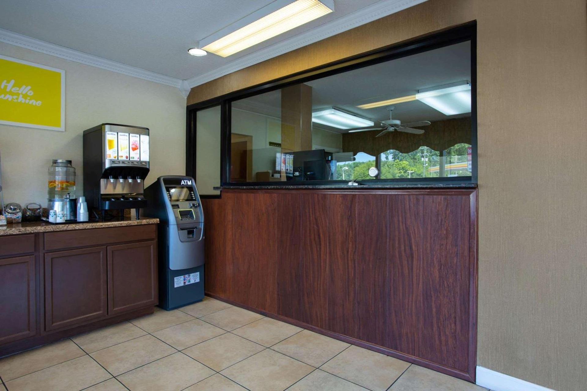 Days Inn by Wyndham Chesapeake photo 7
