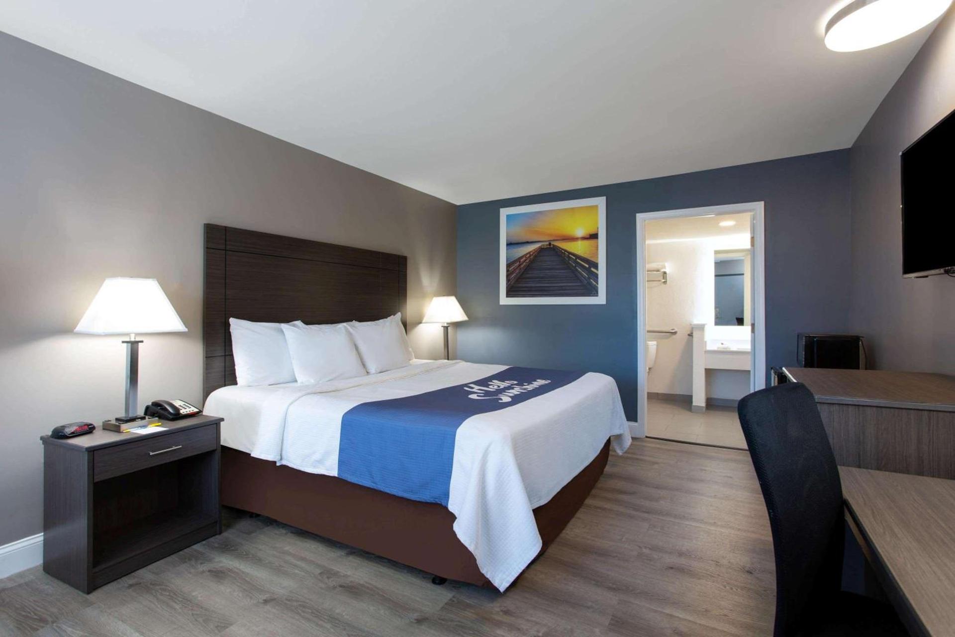 Days Inn by Wyndham Chesapeake photo 17