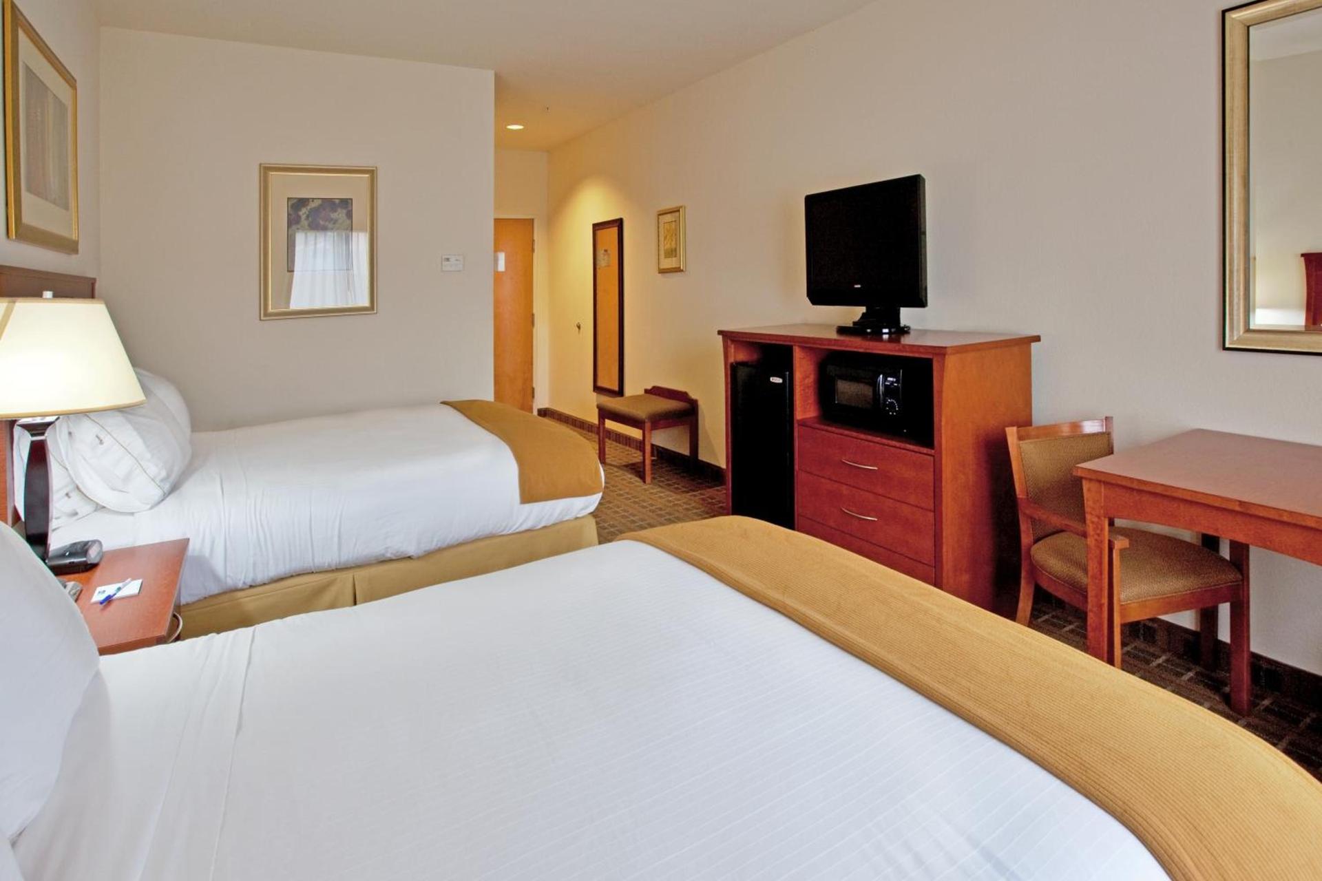 Holiday Inn Express & Suites - Hardeeville-Hilton Head by IHG photo 2