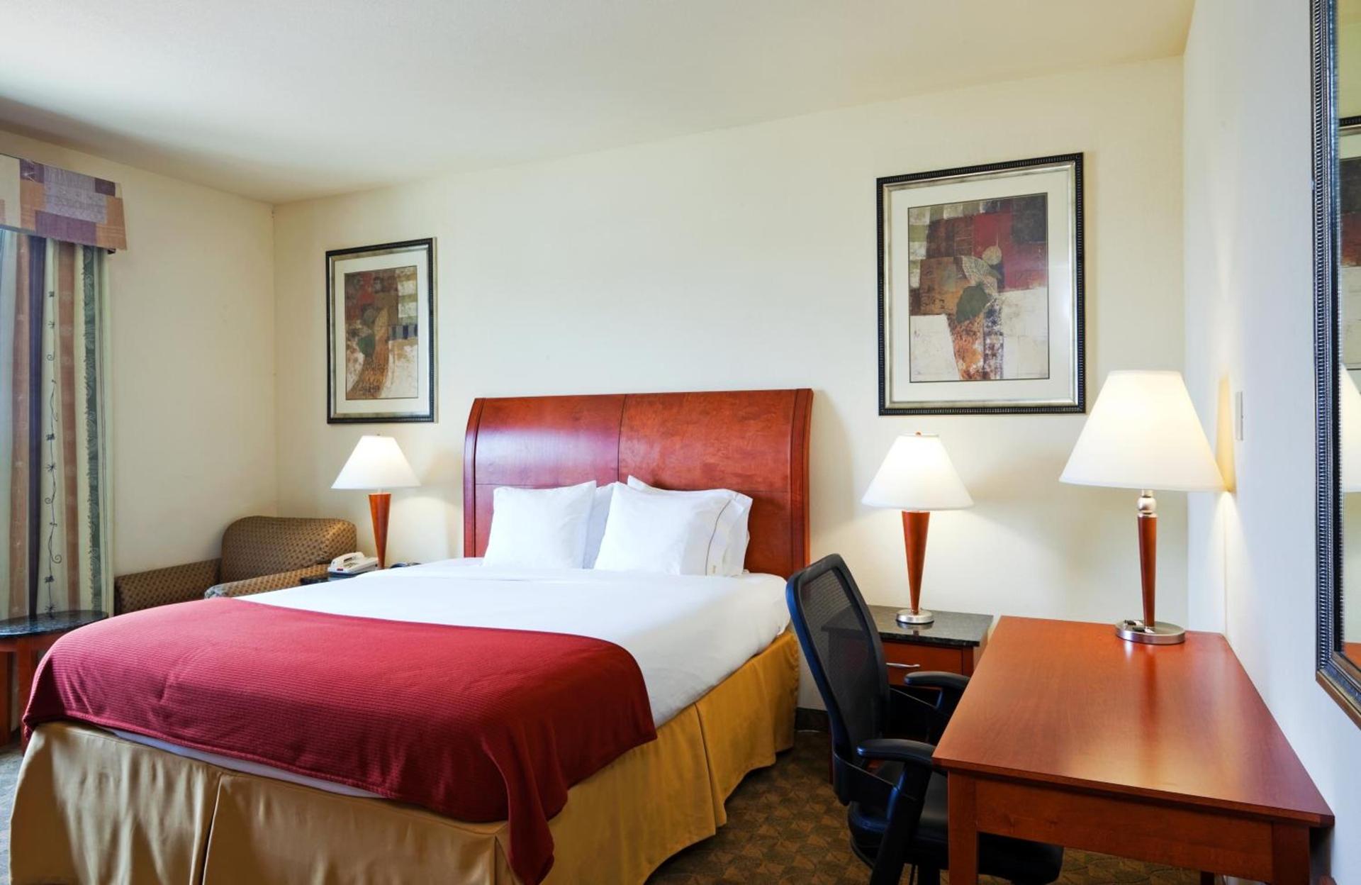 Holiday Inn Express Hotel and Suites Fairfield-North by IHG photo 36