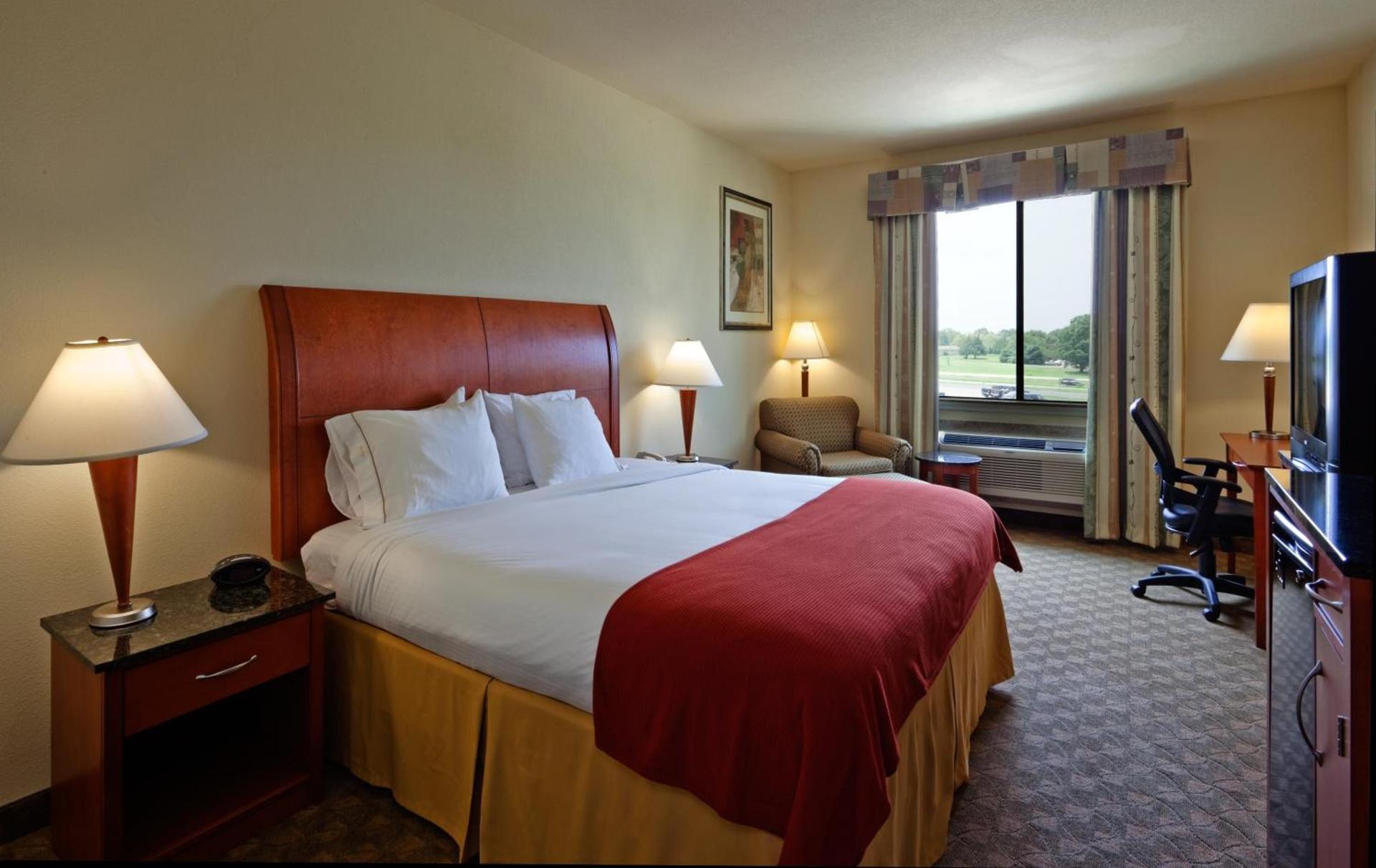 Holiday Inn Express Hotel and Suites Fairfield-North by IHG photo 32