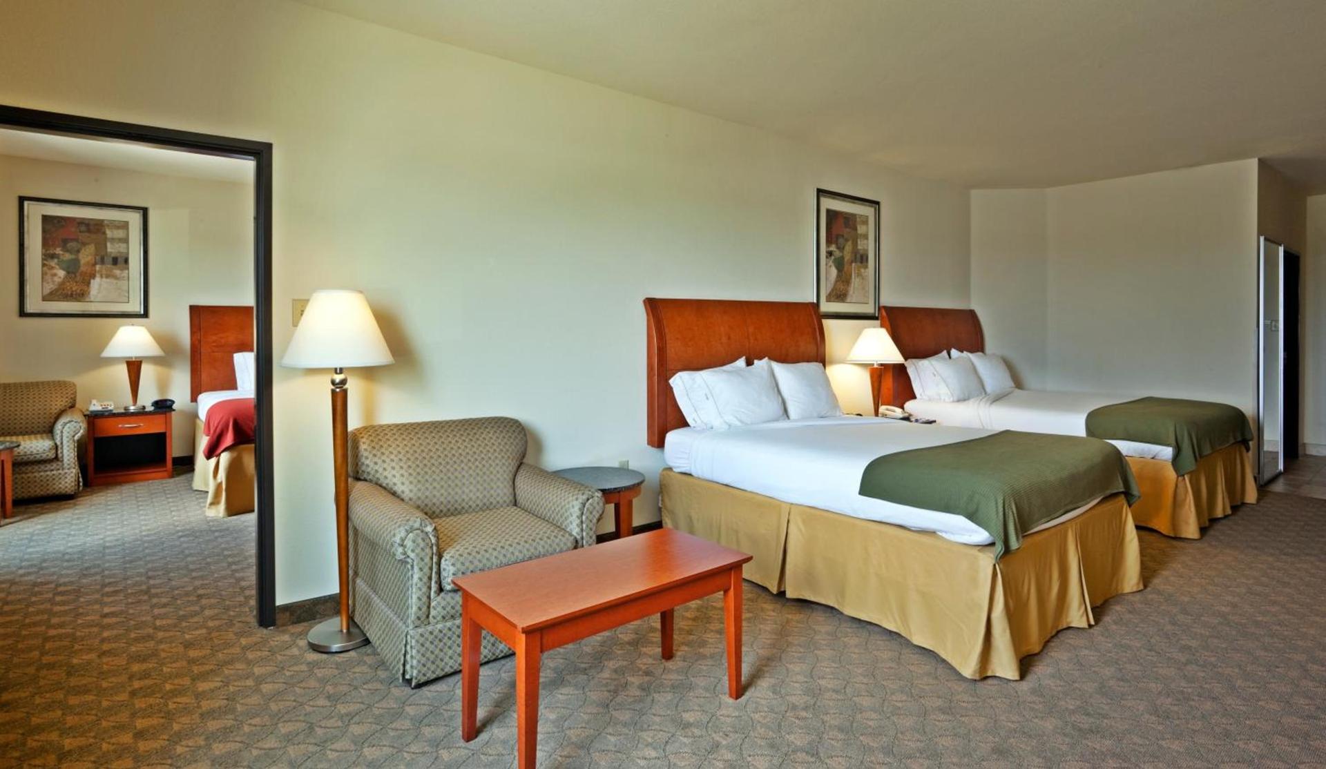 Holiday Inn Express Hotel and Suites Fairfield-North by IHG photo 35