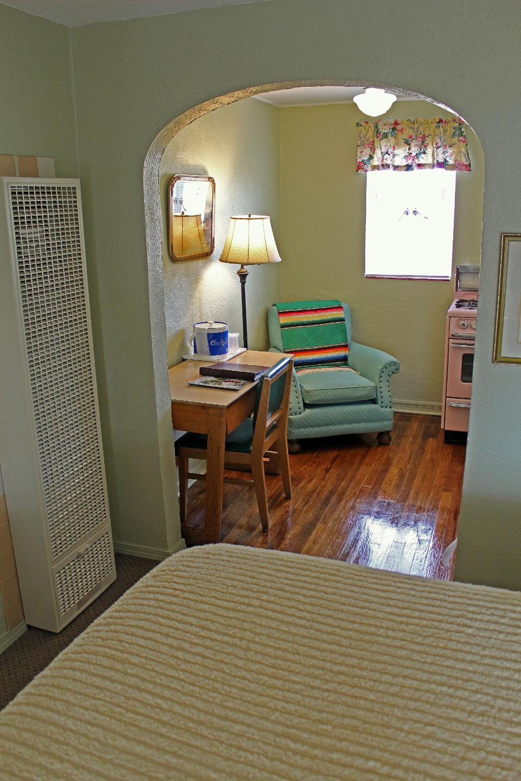 Blue Swallow Motel photo 4