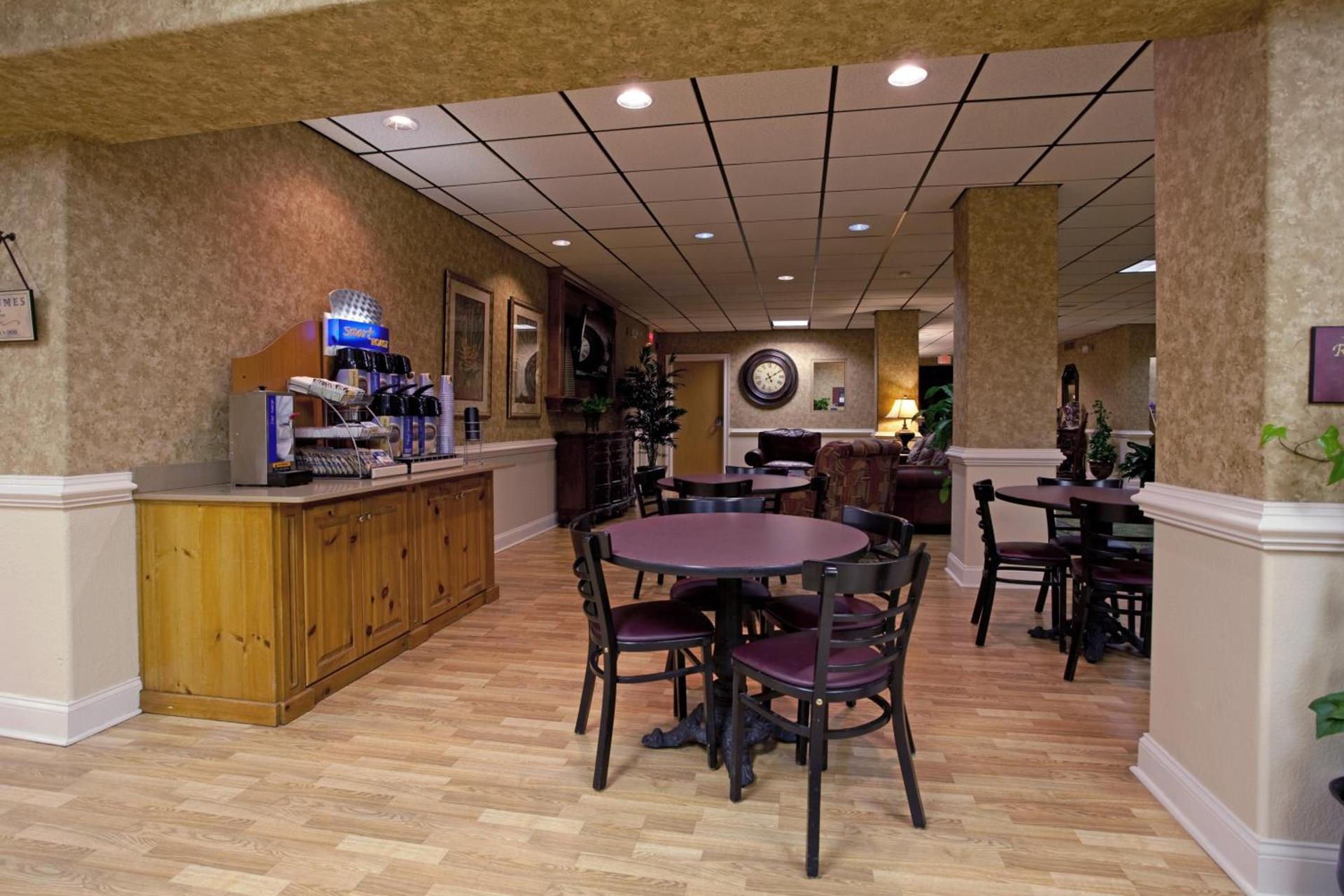 Moncks Corner Inn photo 4