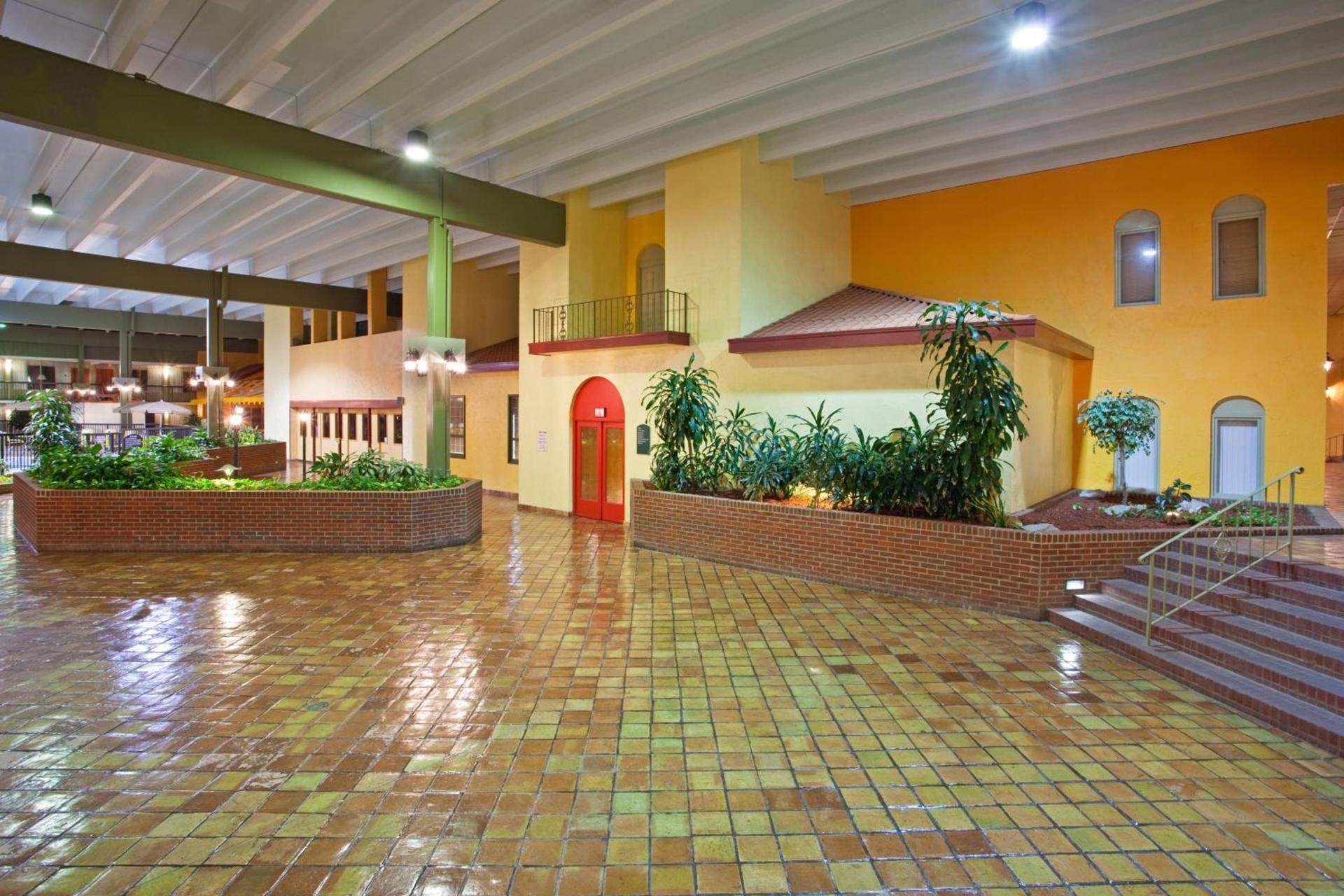 Ramada by Wyndham Indiana photo 8