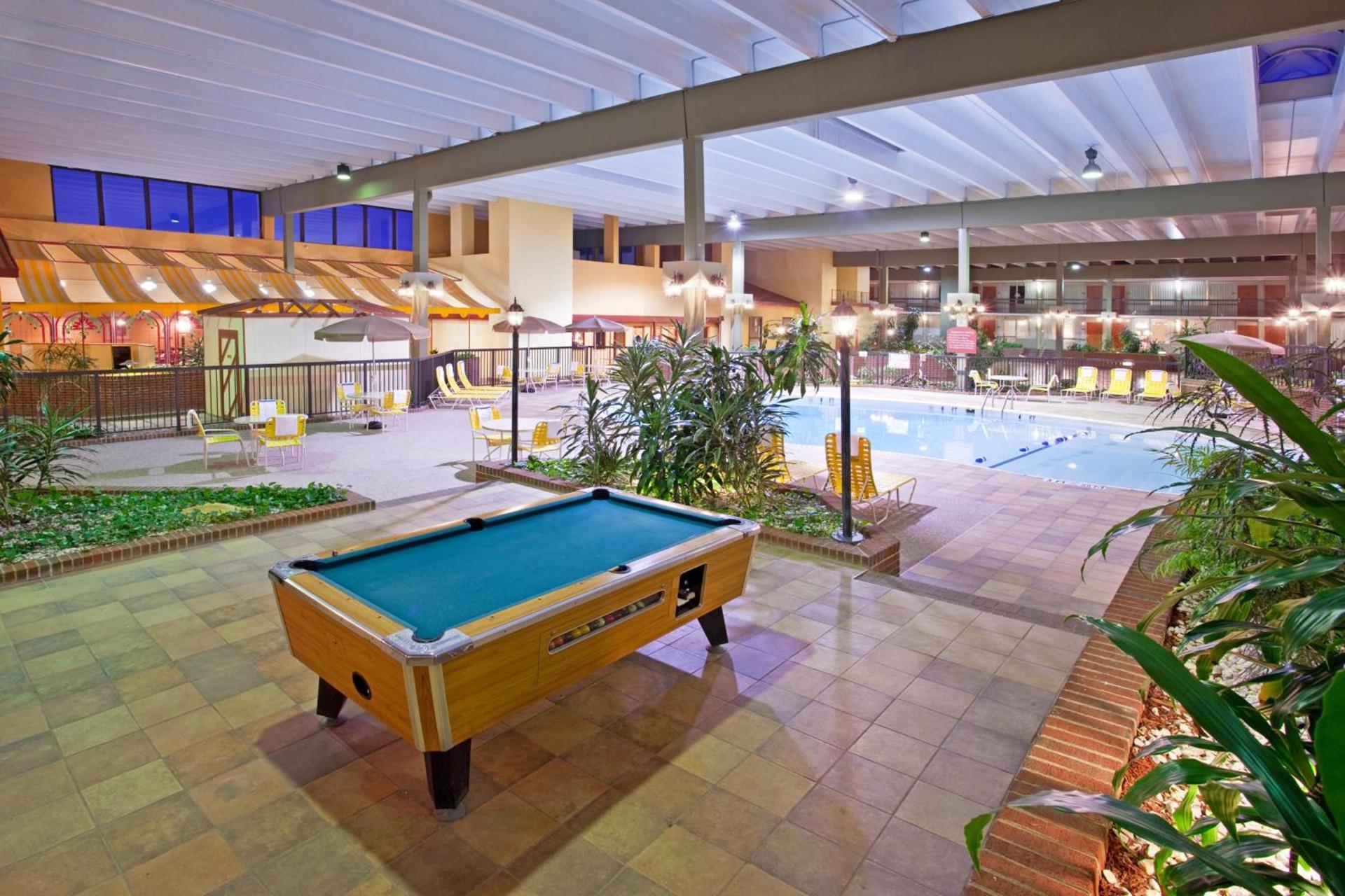 Ramada by Wyndham Indiana photo 10