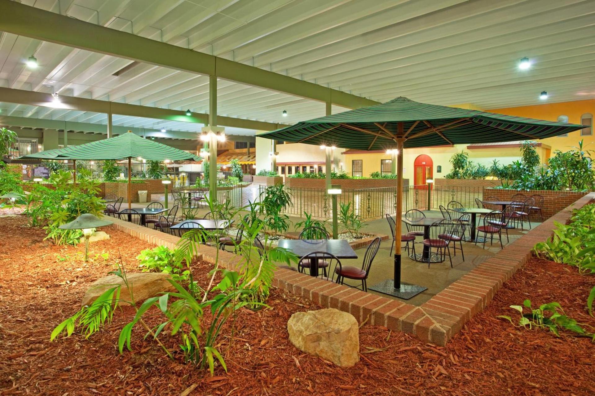 Ramada by Wyndham Indiana photo 9