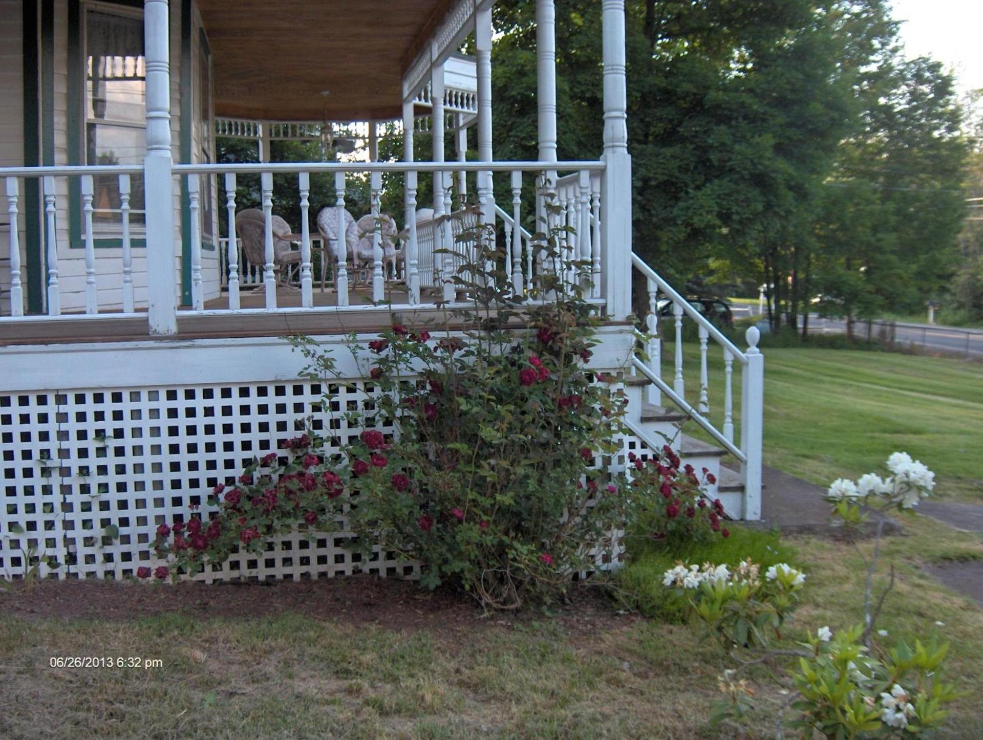 Antique Rose Inn Windham photo 51