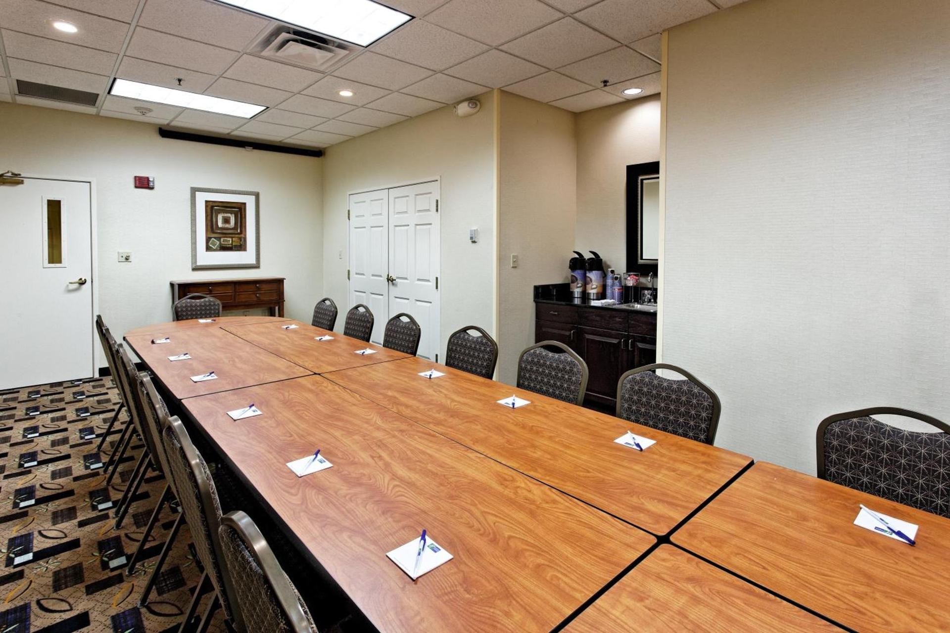 Garner Hotel Evansville East by IHG photo 31