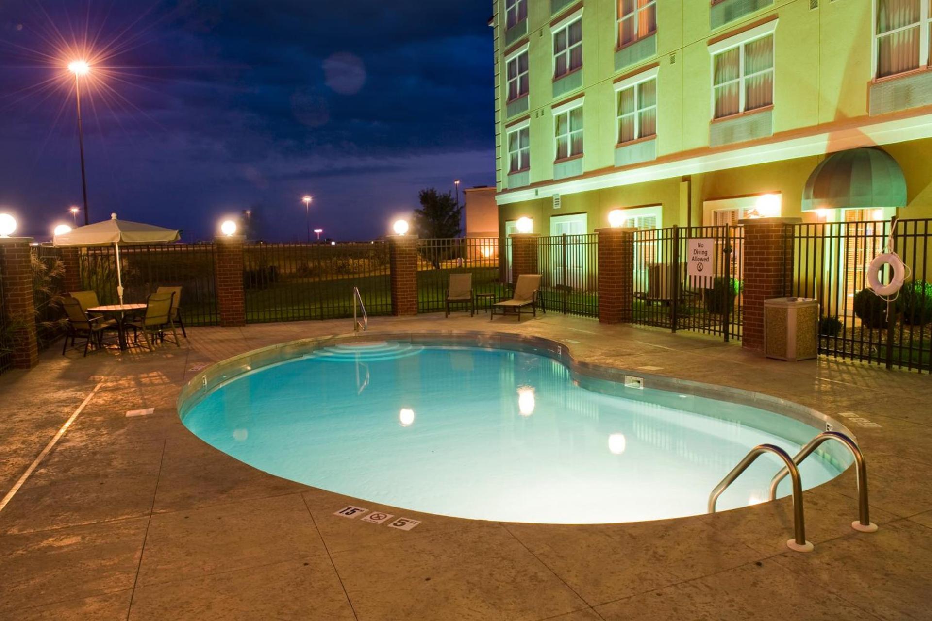 Garner Hotel Evansville East by IHG photo 28