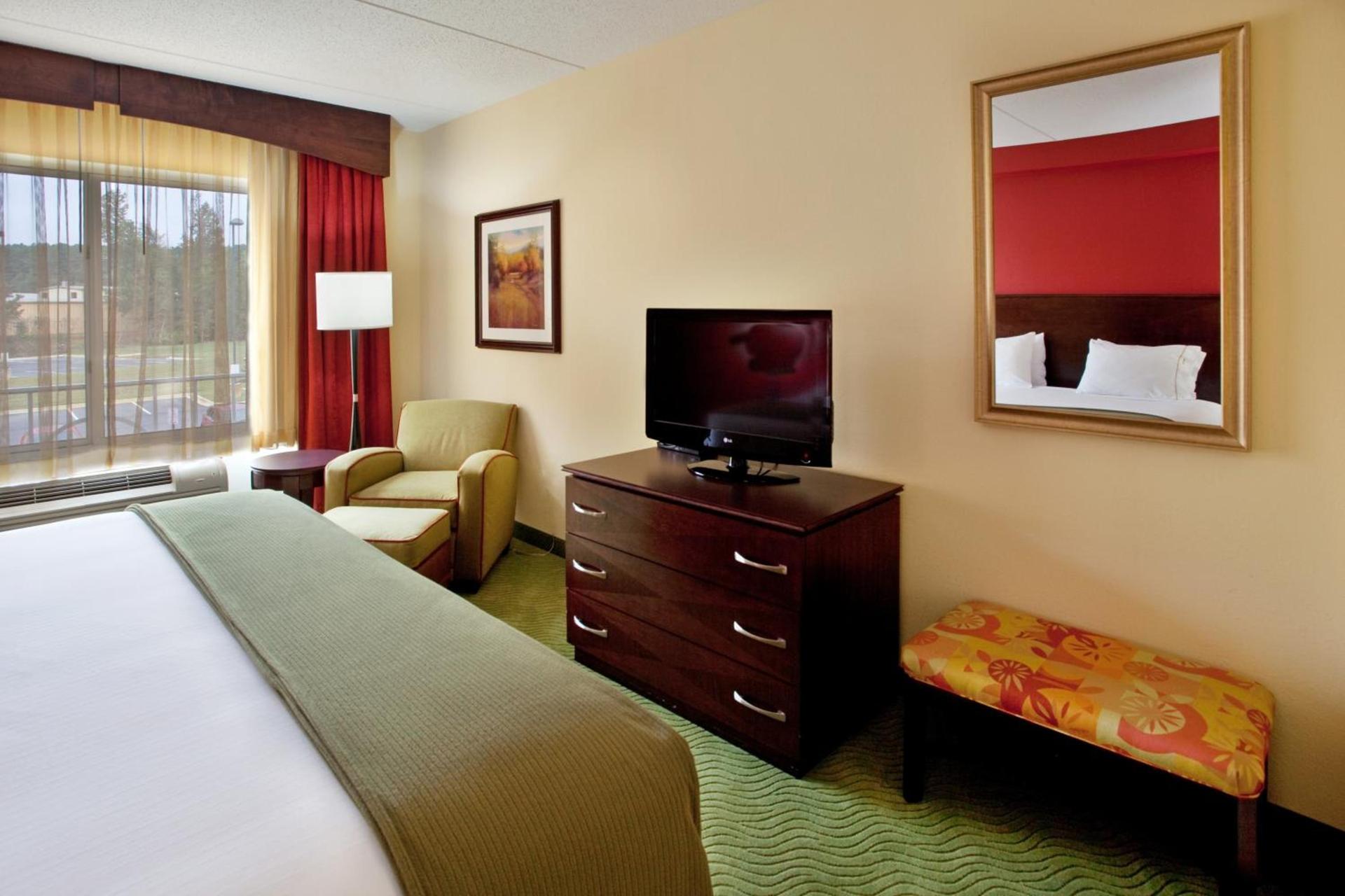 Holiday Inn Express & Suites - Spartanburg-North by IHG photo 7