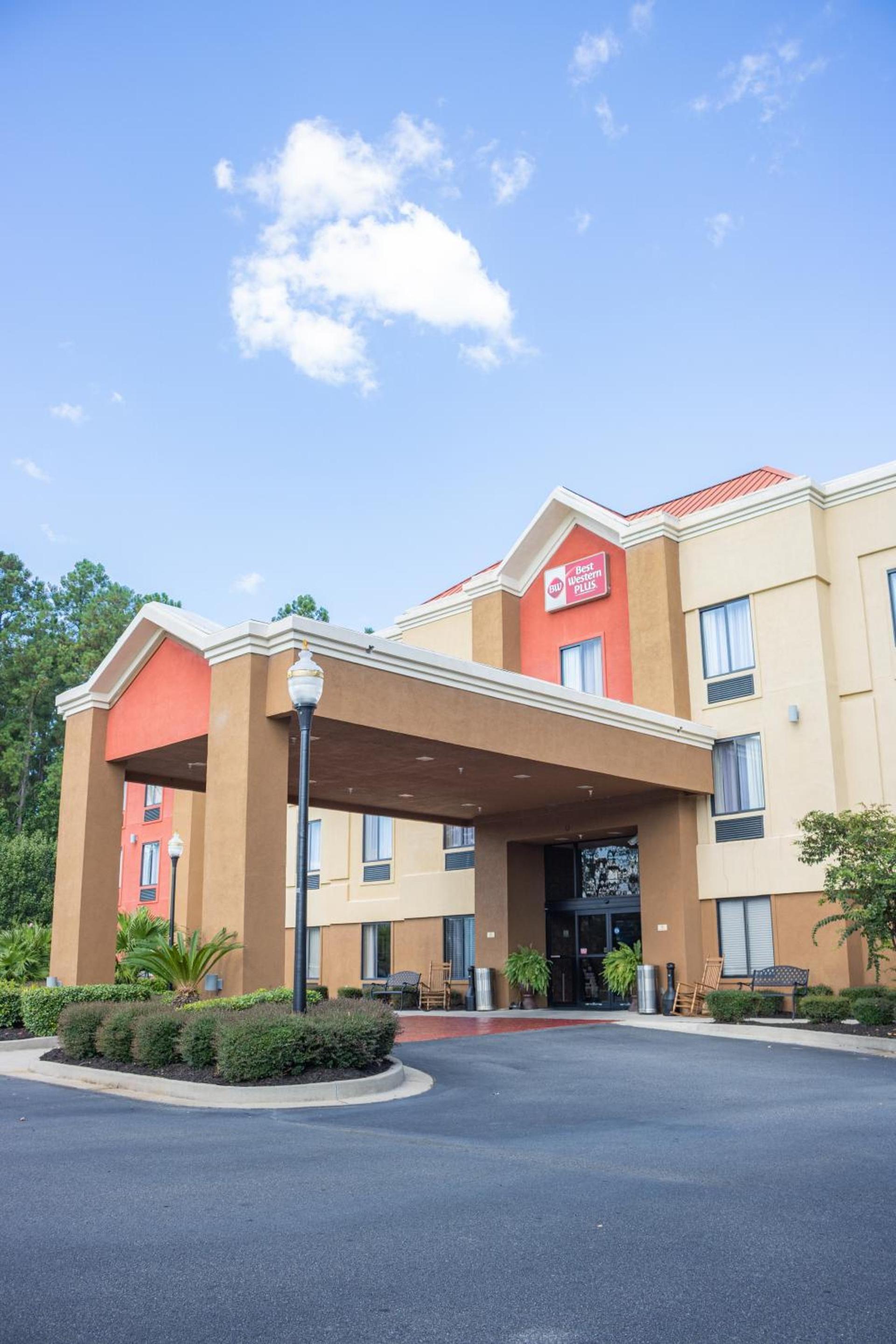 Best Western Plus Richmond Hill Inn photo 61