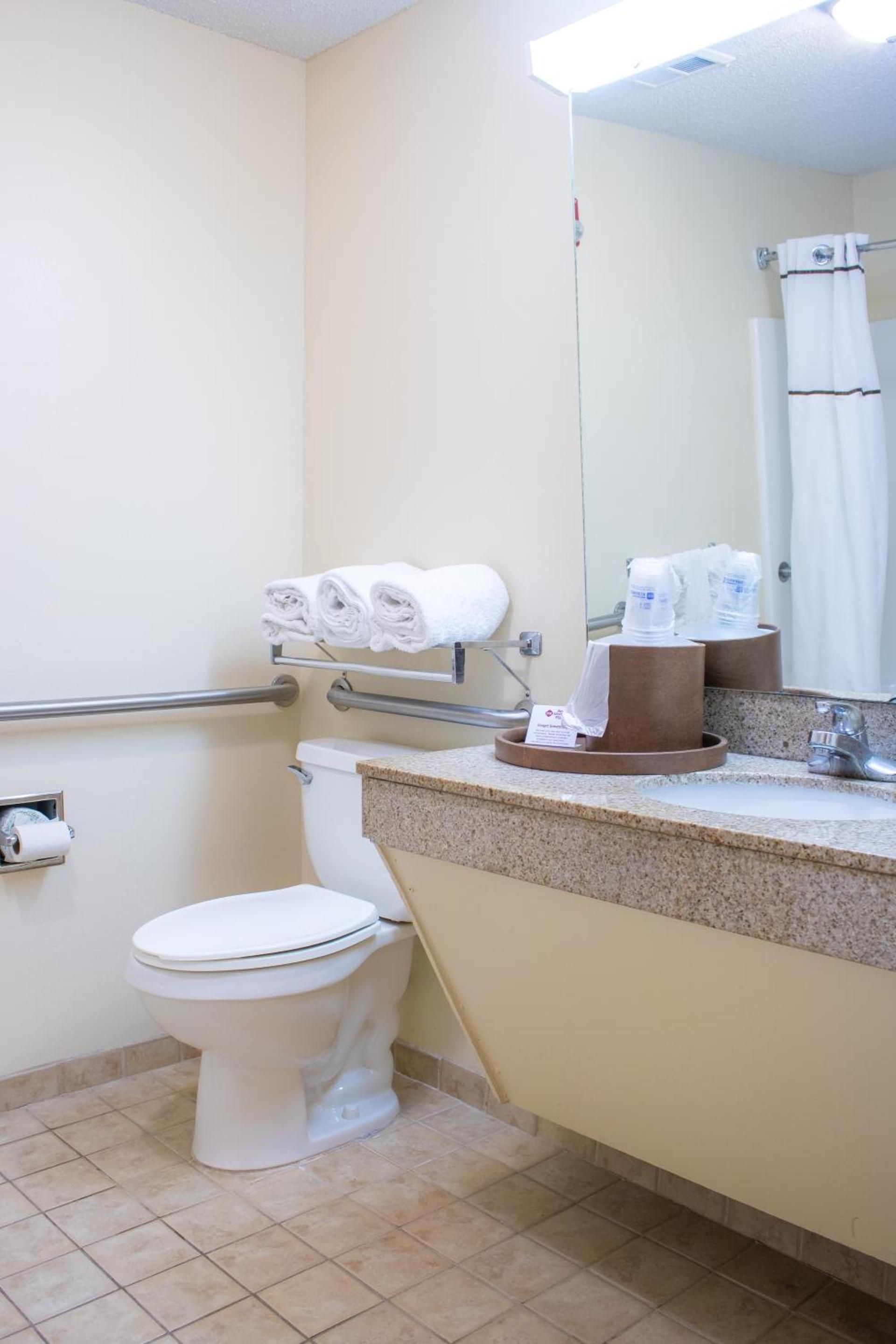 Best Western Plus Richmond Hill Inn photo 45
