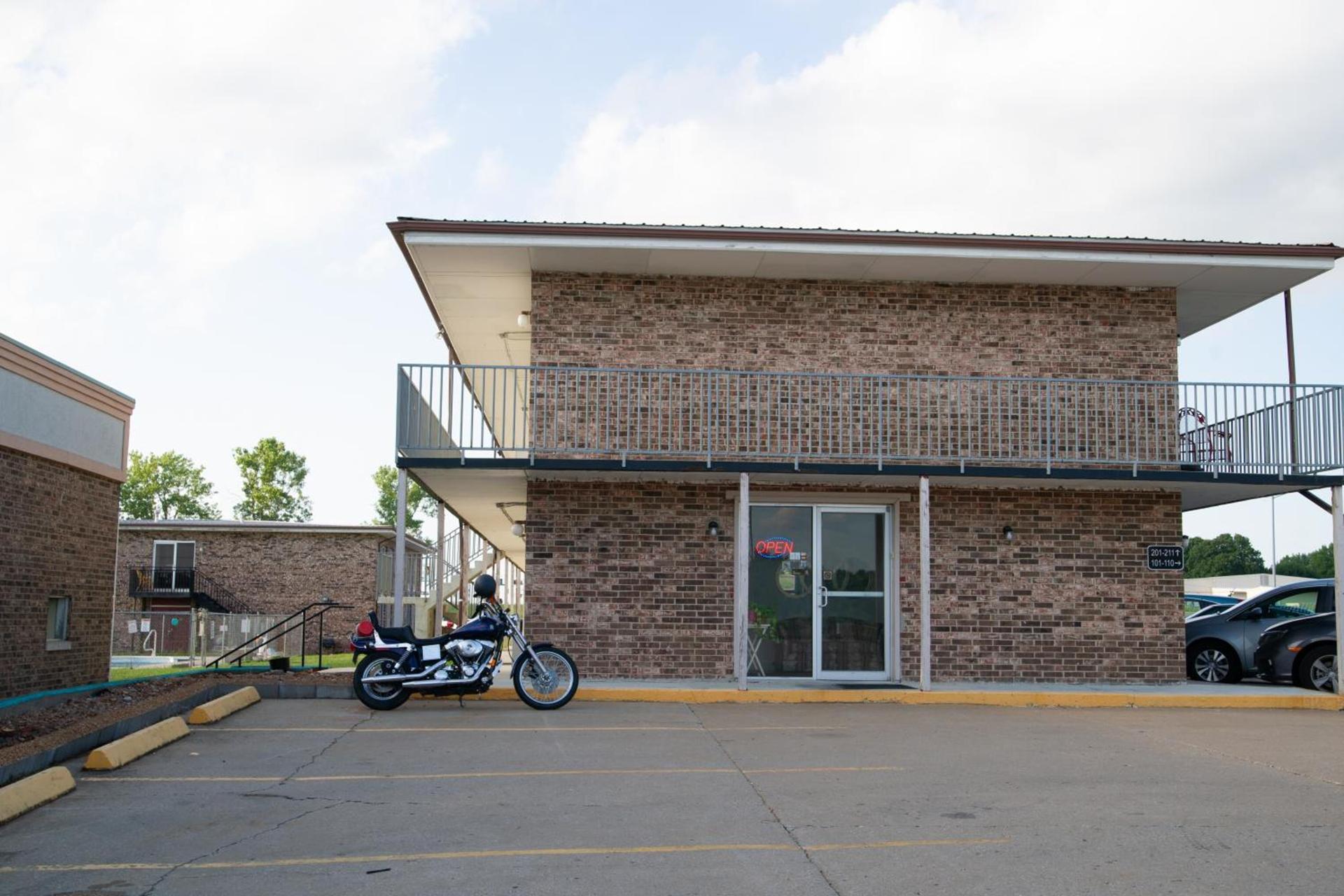 Marshall Lodge By OYO Hwy 65 photo 4