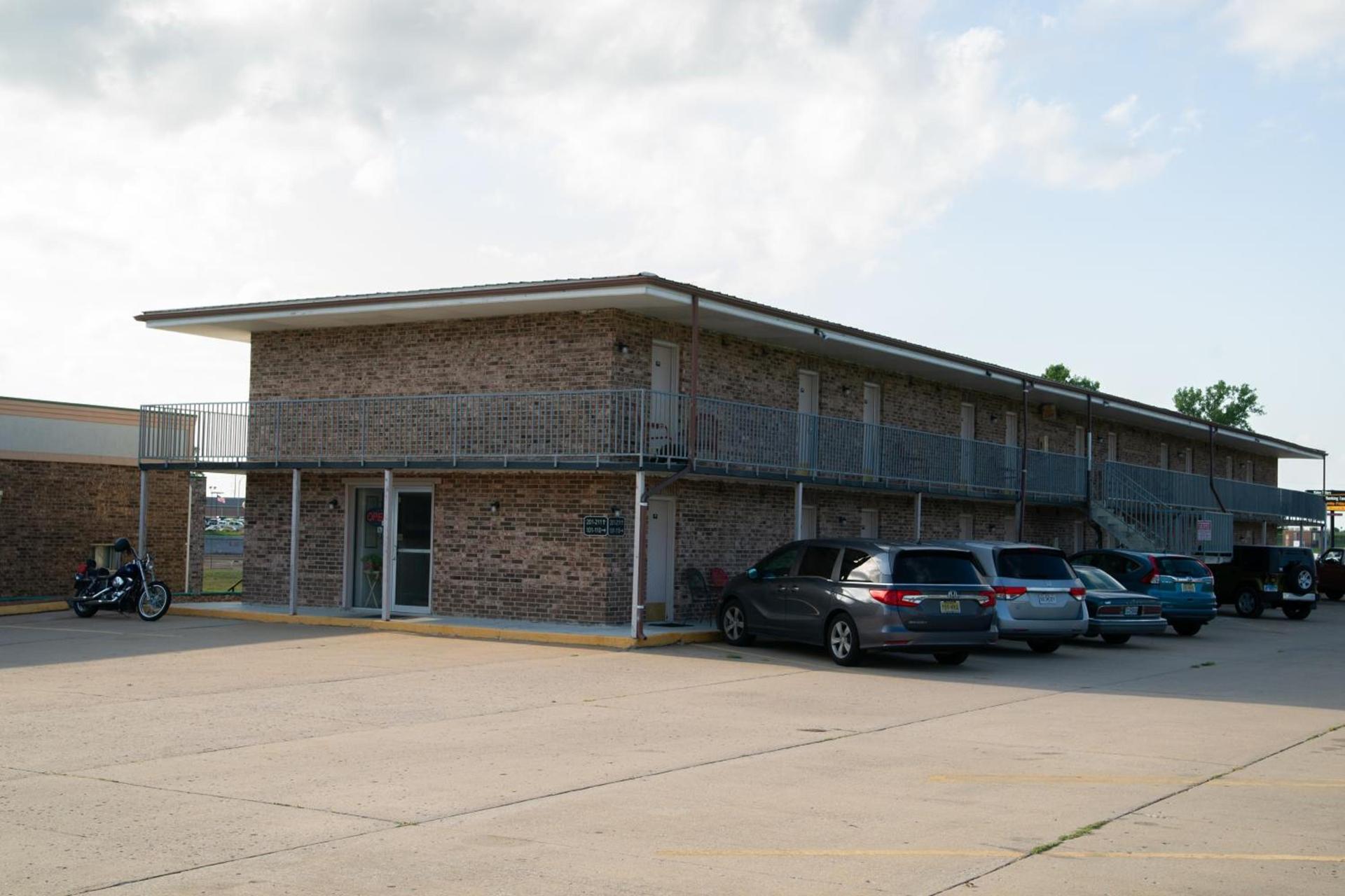 Marshall Lodge By OYO Hwy 65 photo 6