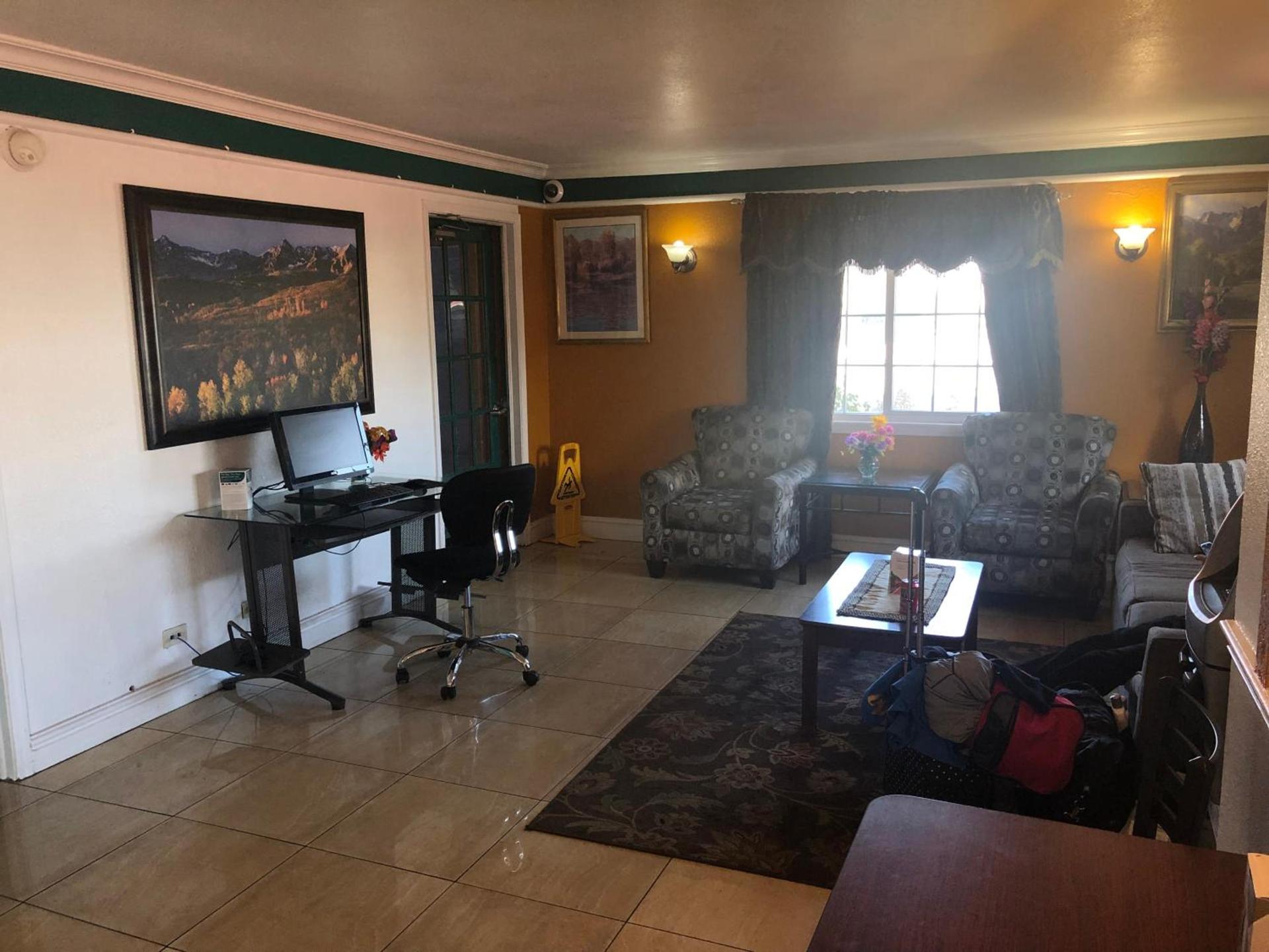 Americas Best Value Inn Denver photo 5