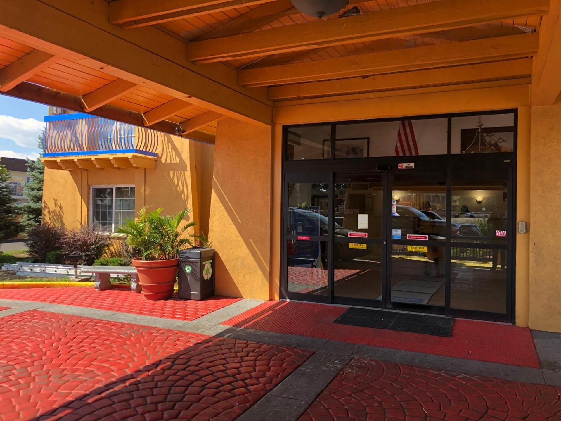 Americas Best Value Inn Denver photo 4