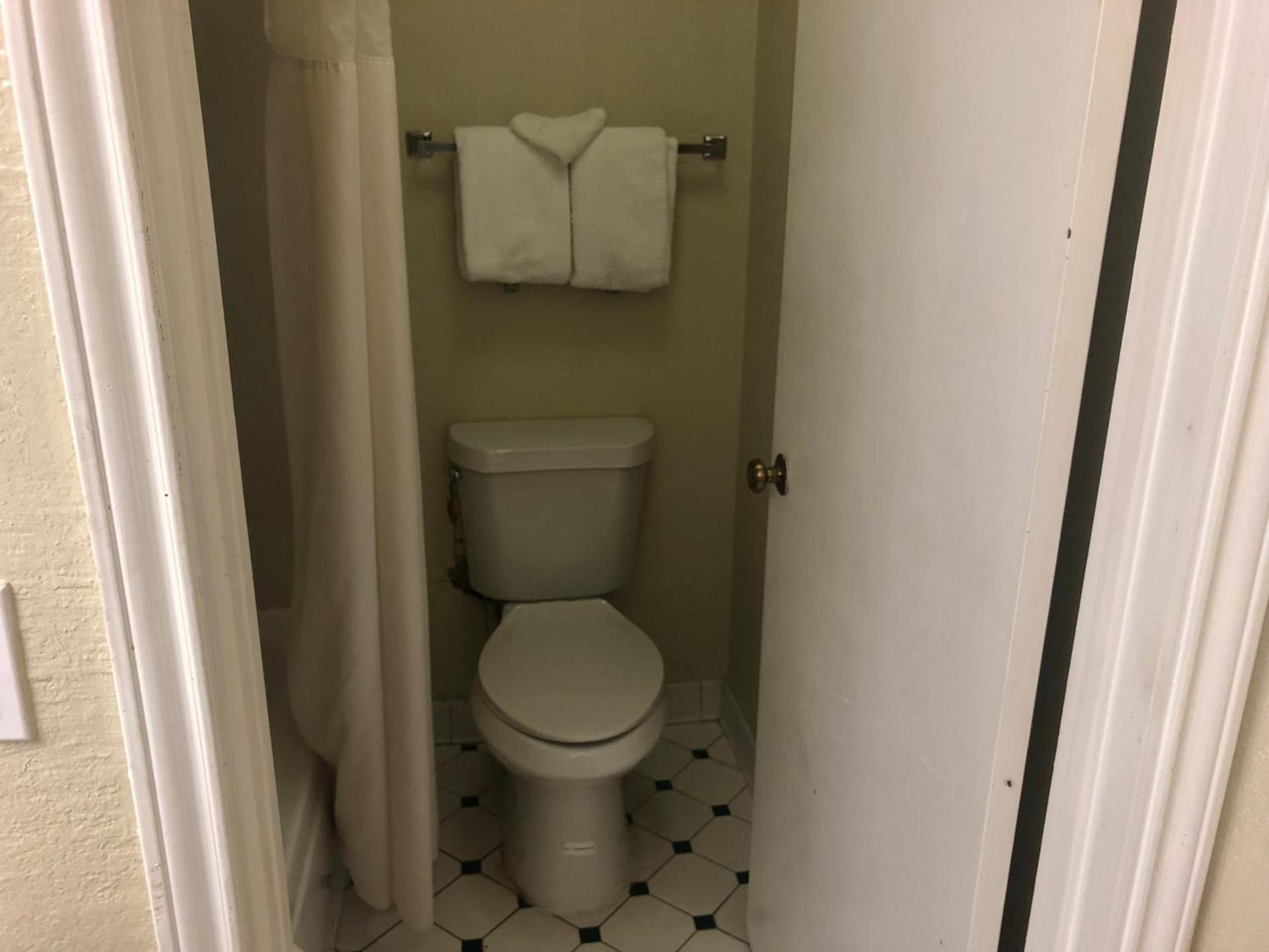 Americas Best Value Inn Denver photo 23