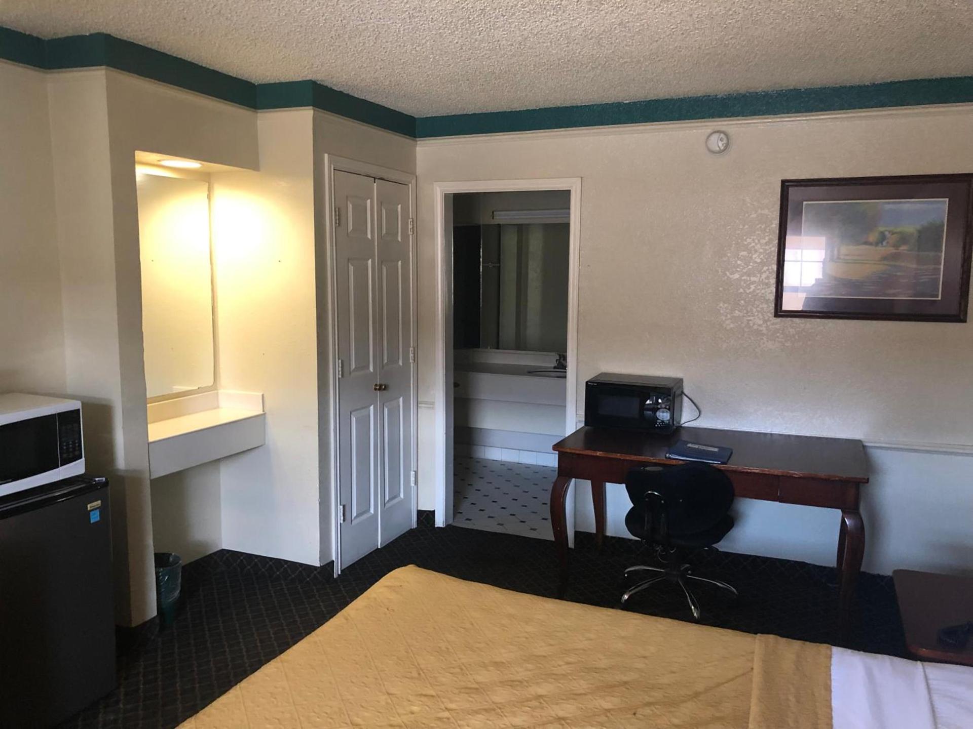Americas Best Value Inn Denver photo 20
