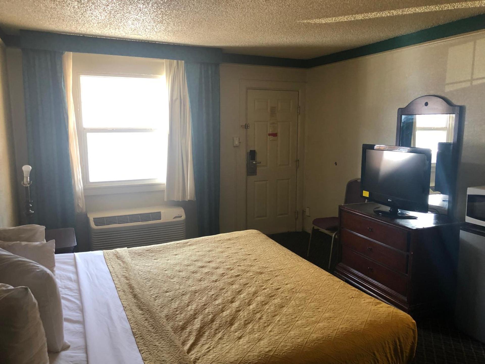 Americas Best Value Inn Denver photo 21