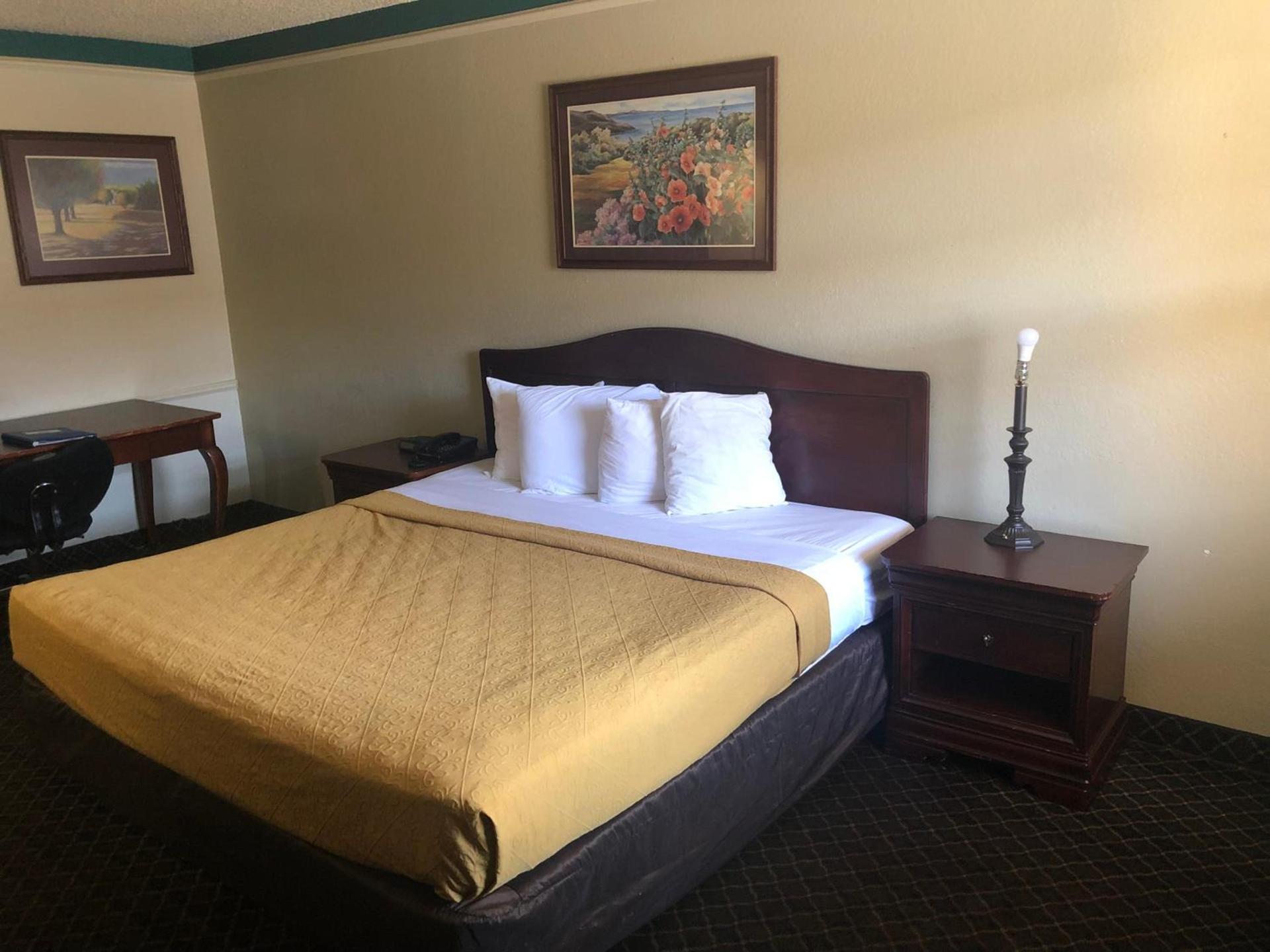 Americas Best Value Inn Denver photo 8