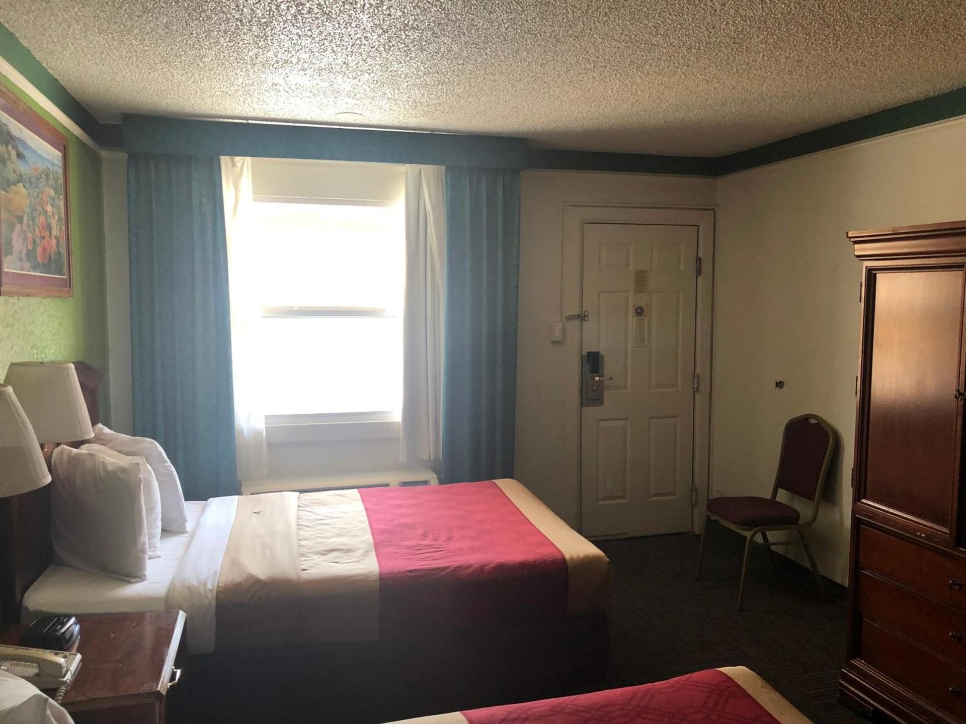 Americas Best Value Inn Denver photo 10