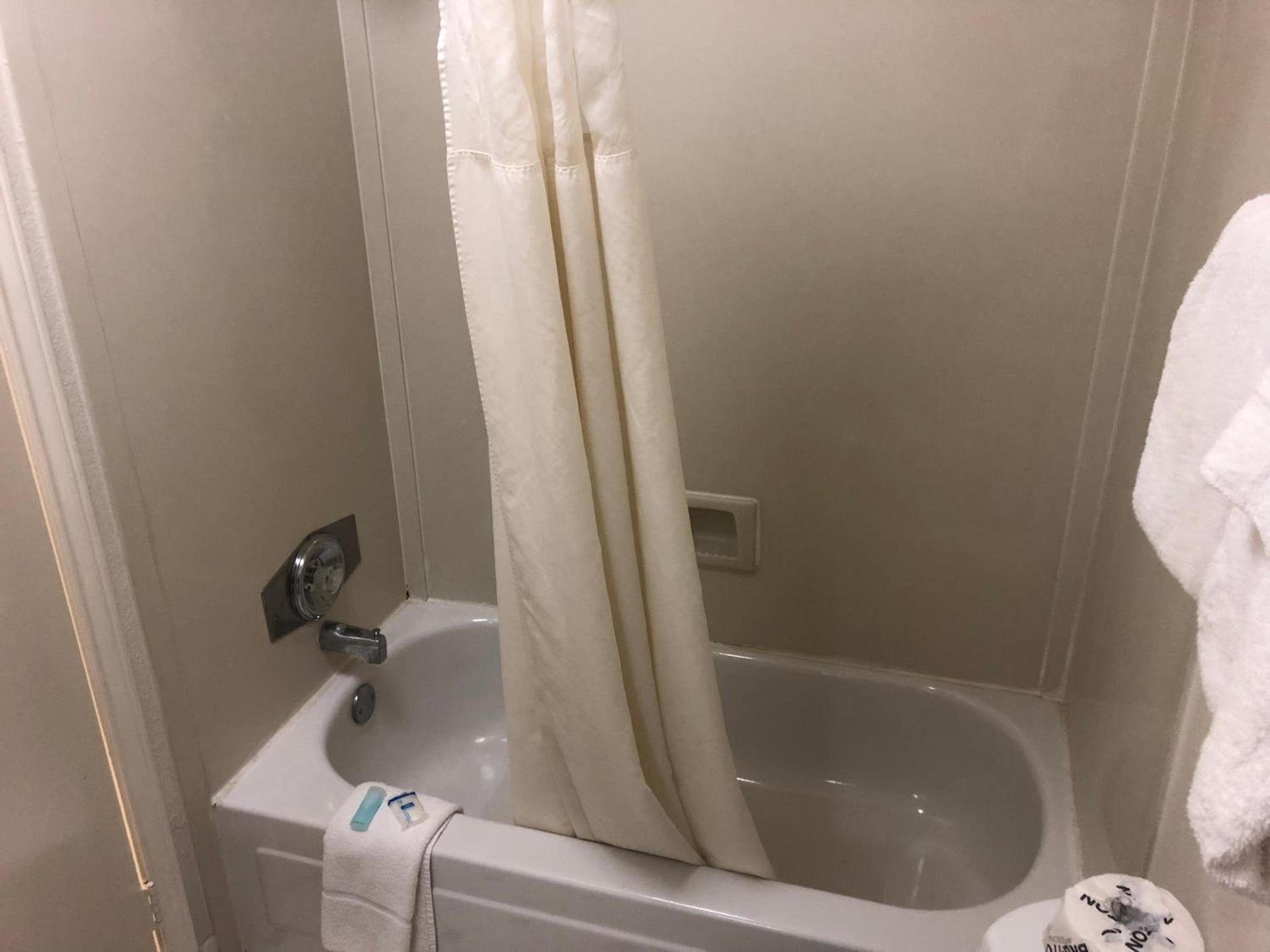 Americas Best Value Inn Denver photo 15