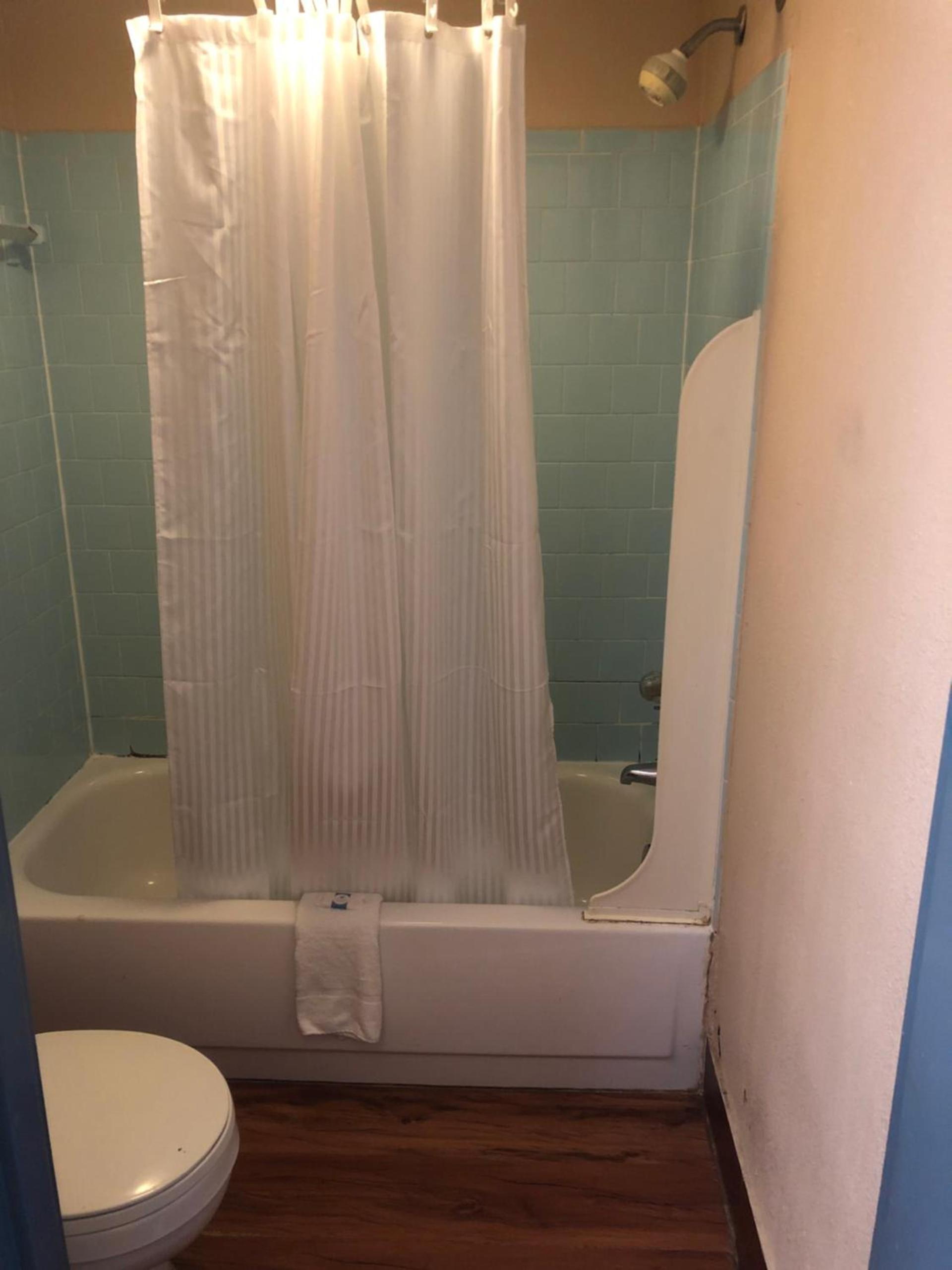 Express Airport Inn photo 3