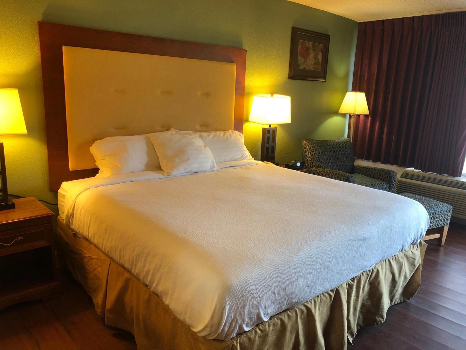 Express Airport Inn photo 5